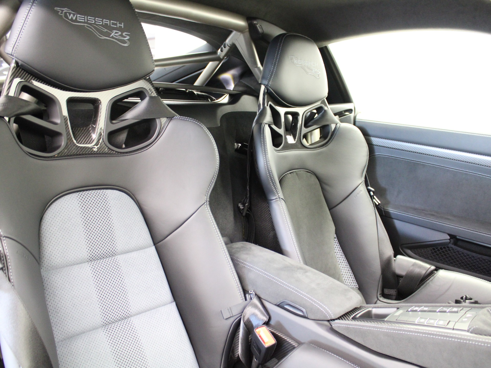 PORSCHE 718 Cayman GT4 RS PDK-image-6