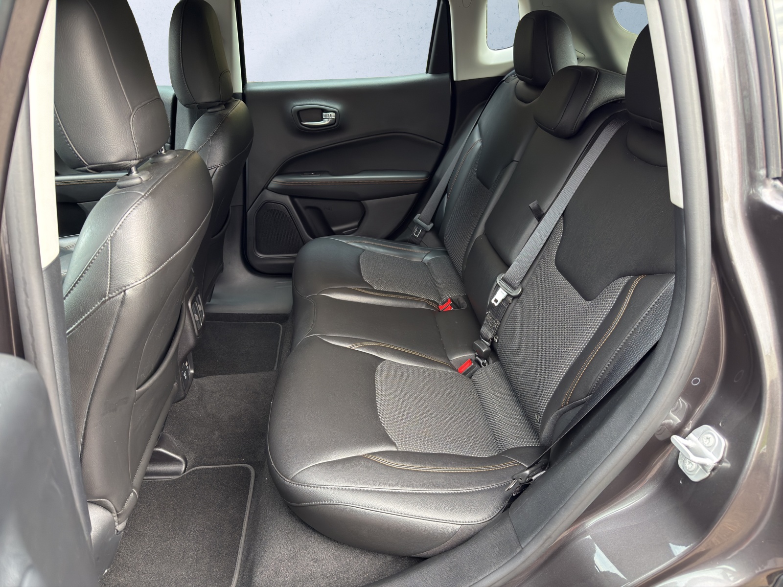 JEEP Compass 1.4 Turbo Freedom 4X4-image-17