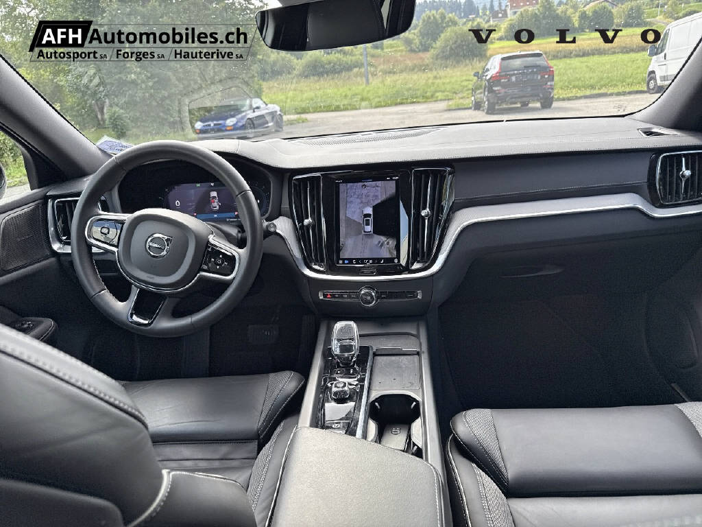 VOLVO V60 2.0 B5 Ultimate Dark AWD-image-13