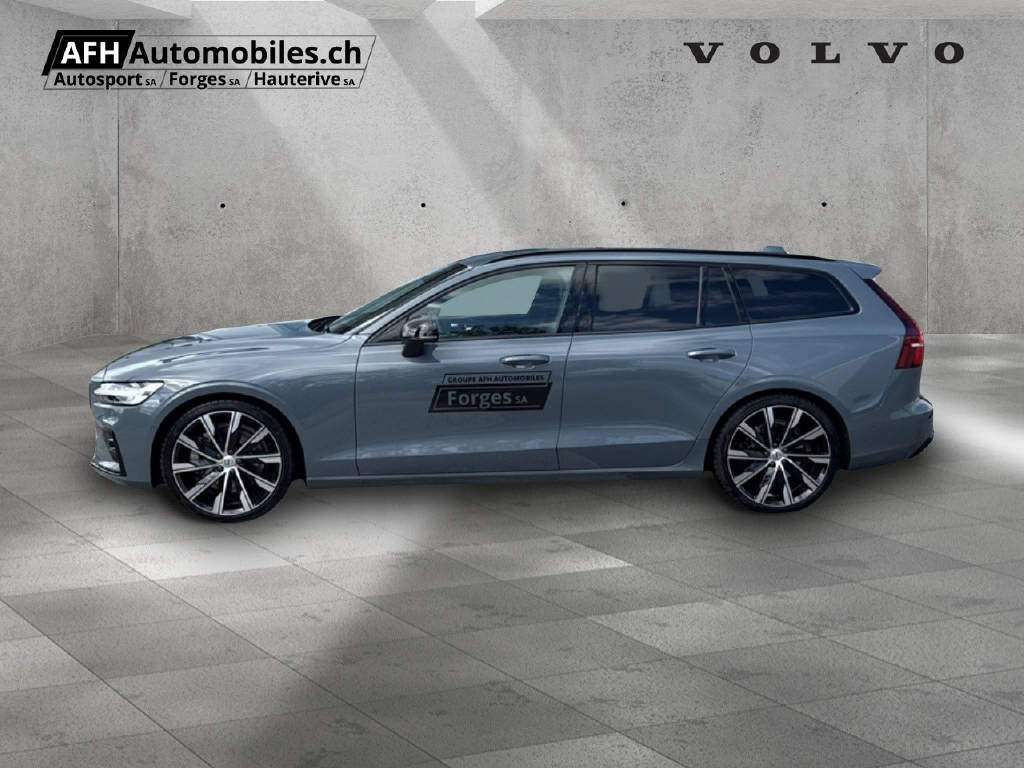 VOLVO V60 2.0 B5 Ultimate Dark AWD-showroom-element-1