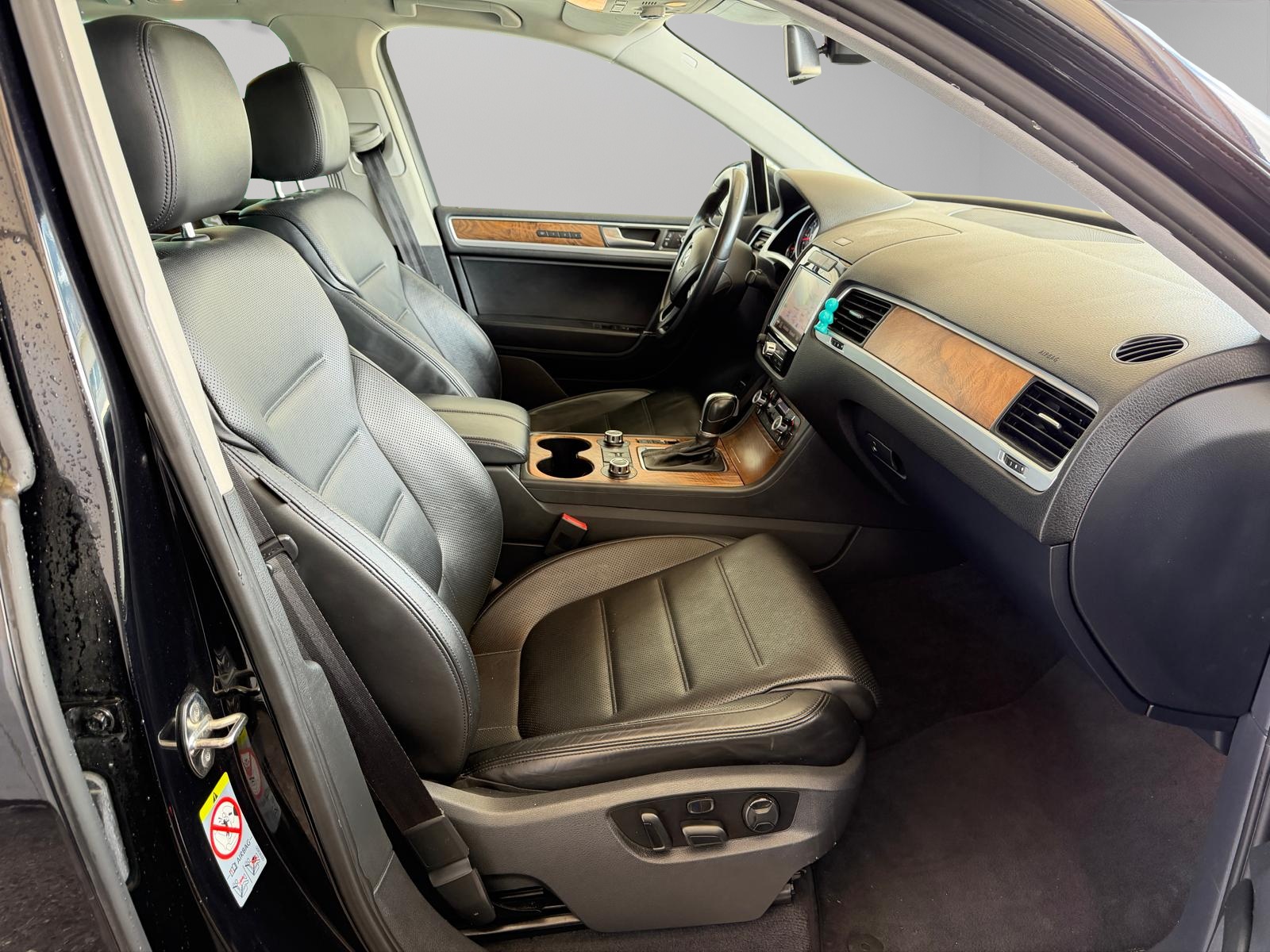 VW Touareg 4.2 TDI Tiptronic-image-11