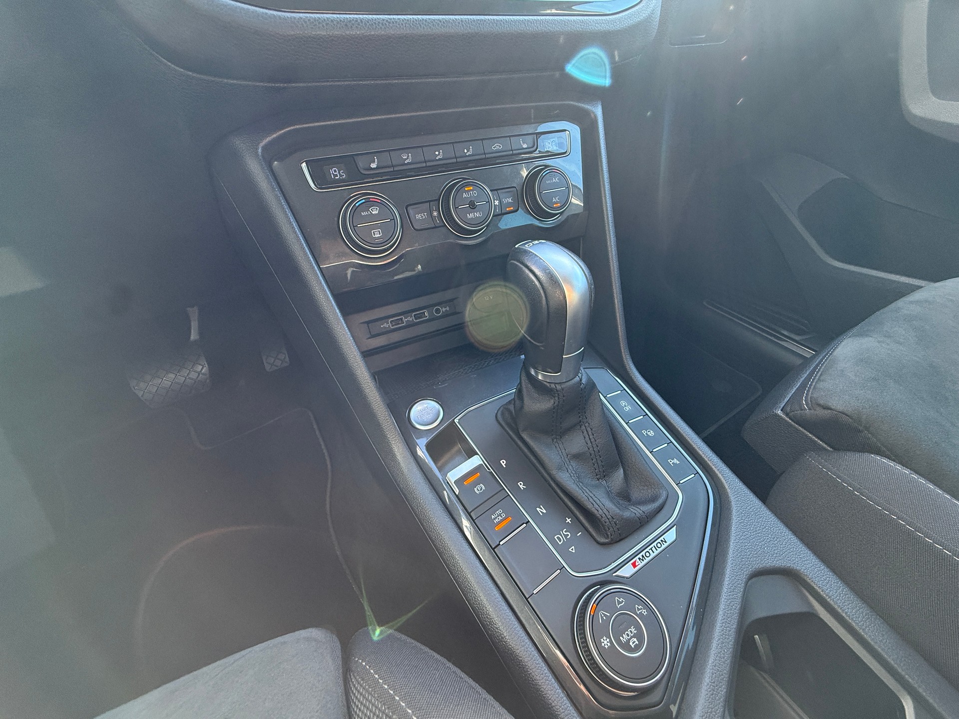 VW Tiguan 1.4TSI Comfortline 4Motion DSG *** DISTANZREGELUNG***-image-14