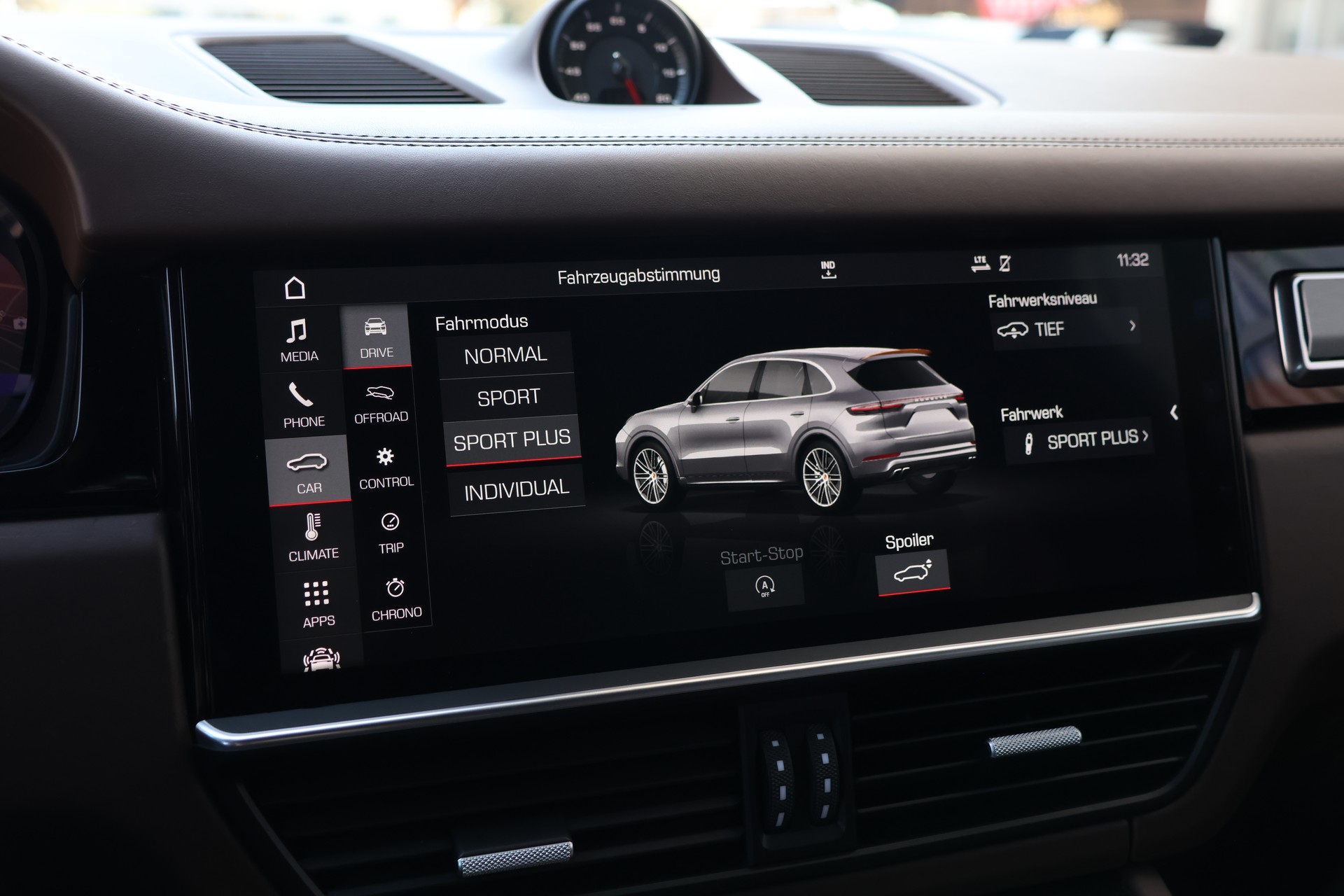 PORSCHE Cayenne Turbo (CH) 550PS „Approved bis 07/027“-image-24