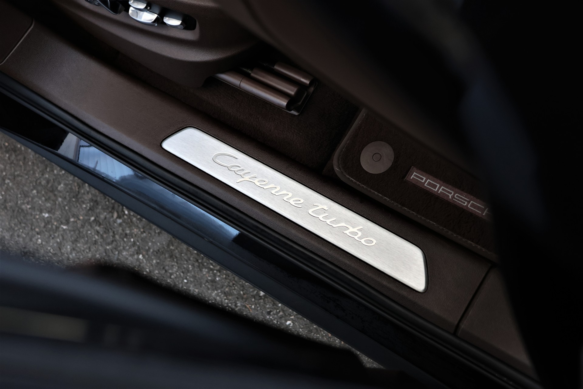 PORSCHE Cayenne Turbo (CH) 550PS „Approved bis 07/027“-image-19