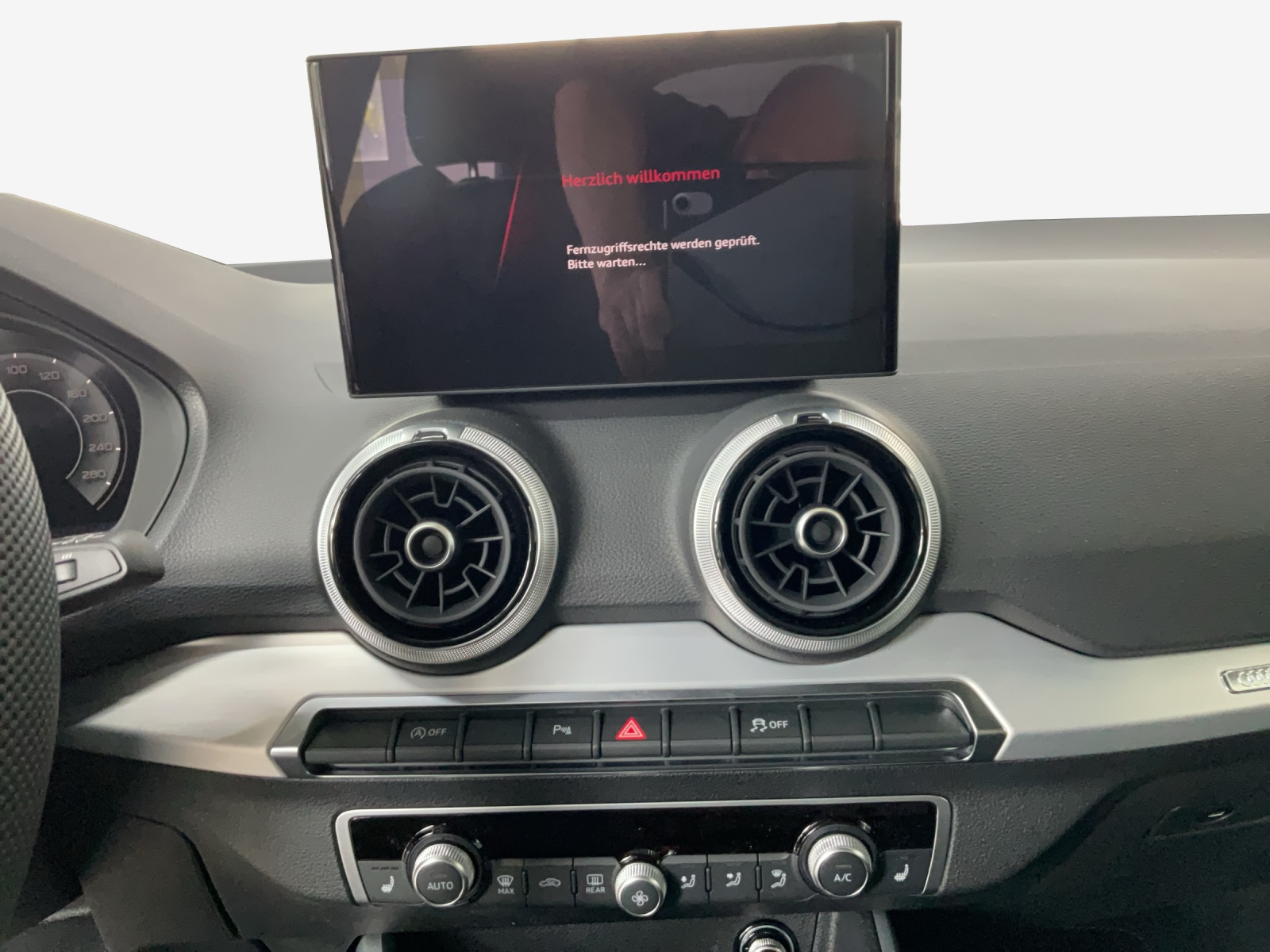 AUDI Q2 35 TFSI S line S-tronic-image-10