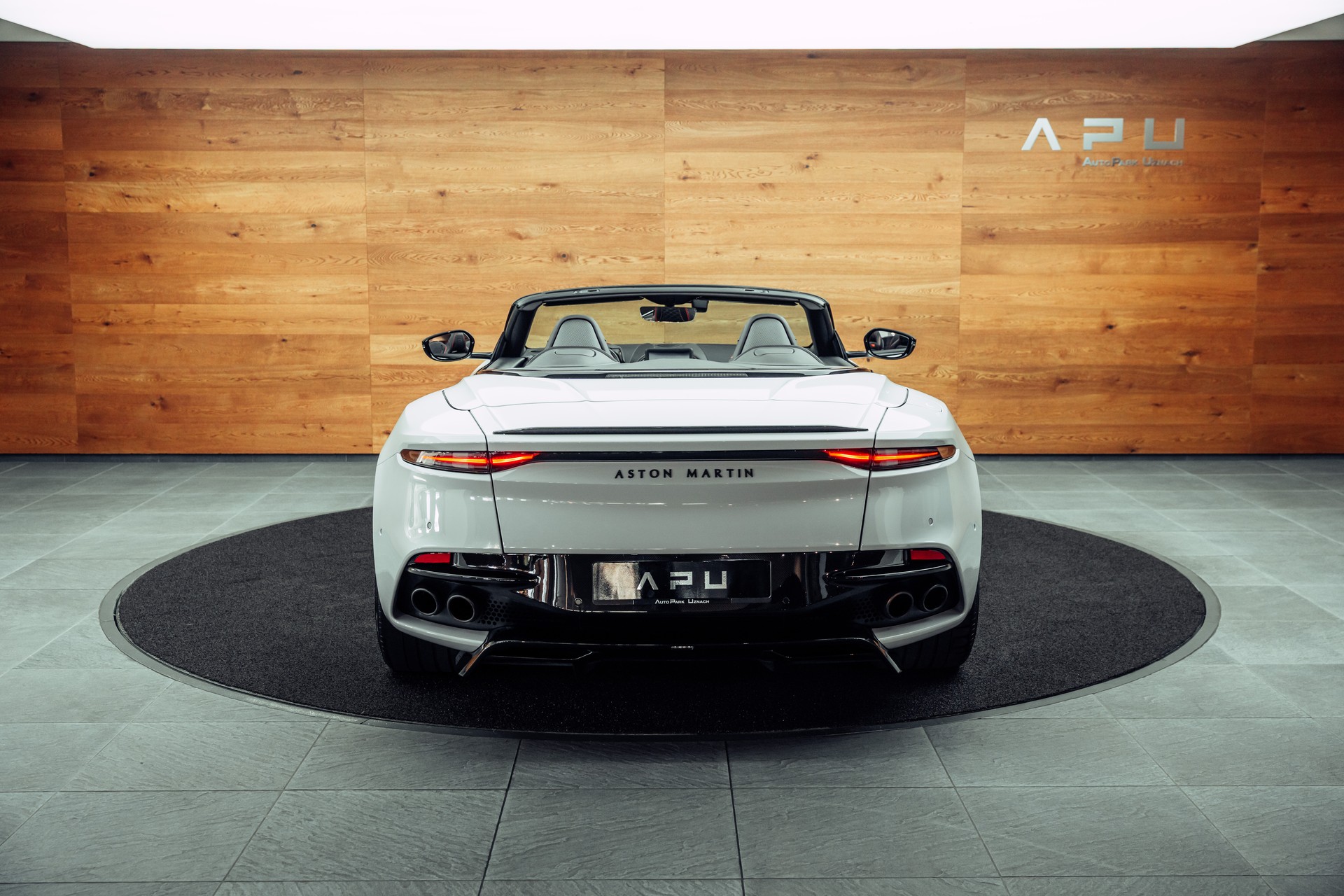ASTON MARTIN DBS Superleggera Volante-image-21