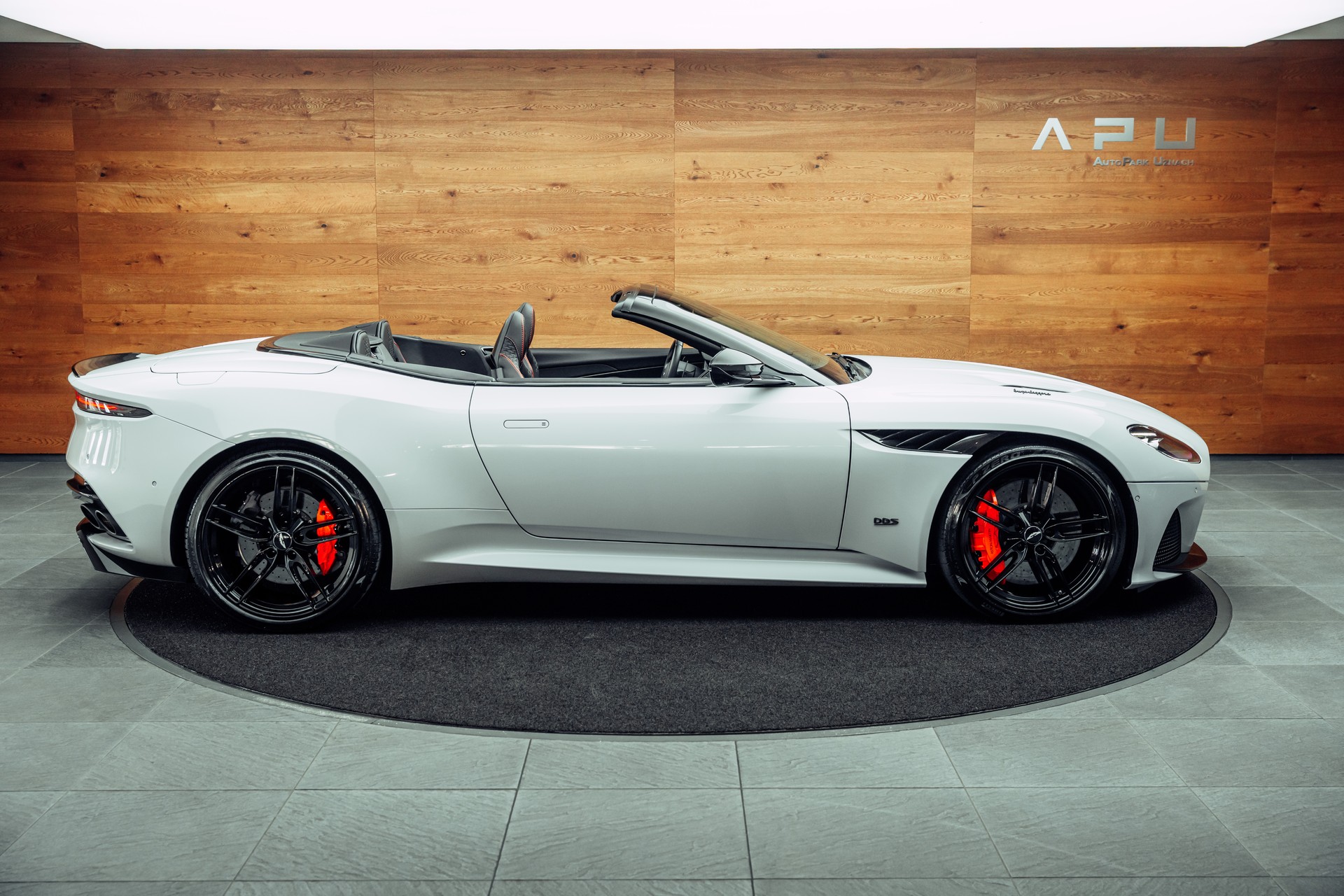 ASTON MARTIN DBS Superleggera Volante-showroom-element-1