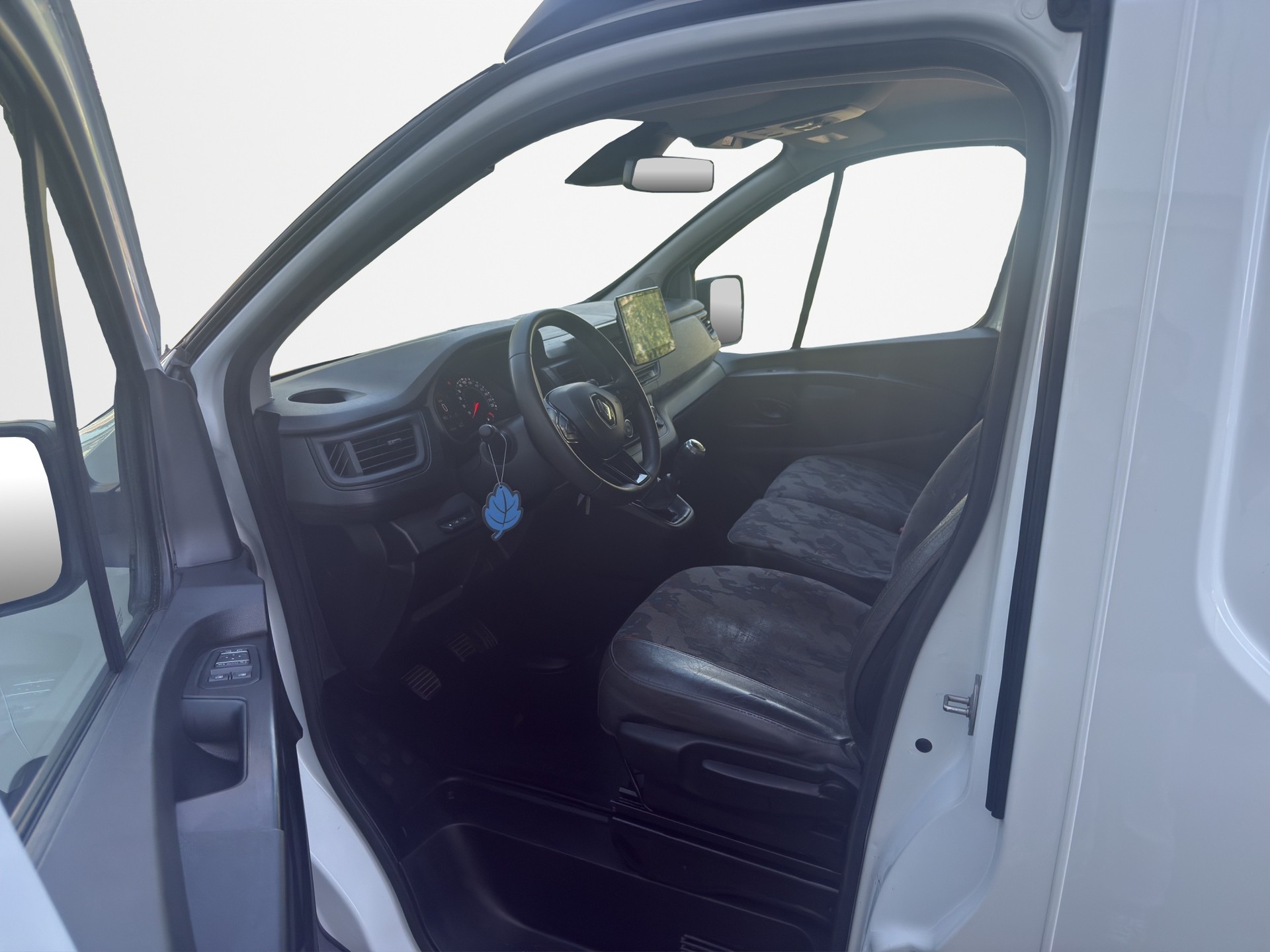 RENAULT Trafic 2.0 Blue dCi 150 Business L2H2 EN-image-4