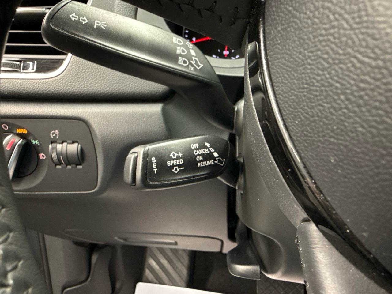 AUDI Q3 2.0 TFSI sport quattro S-tronic-image-8