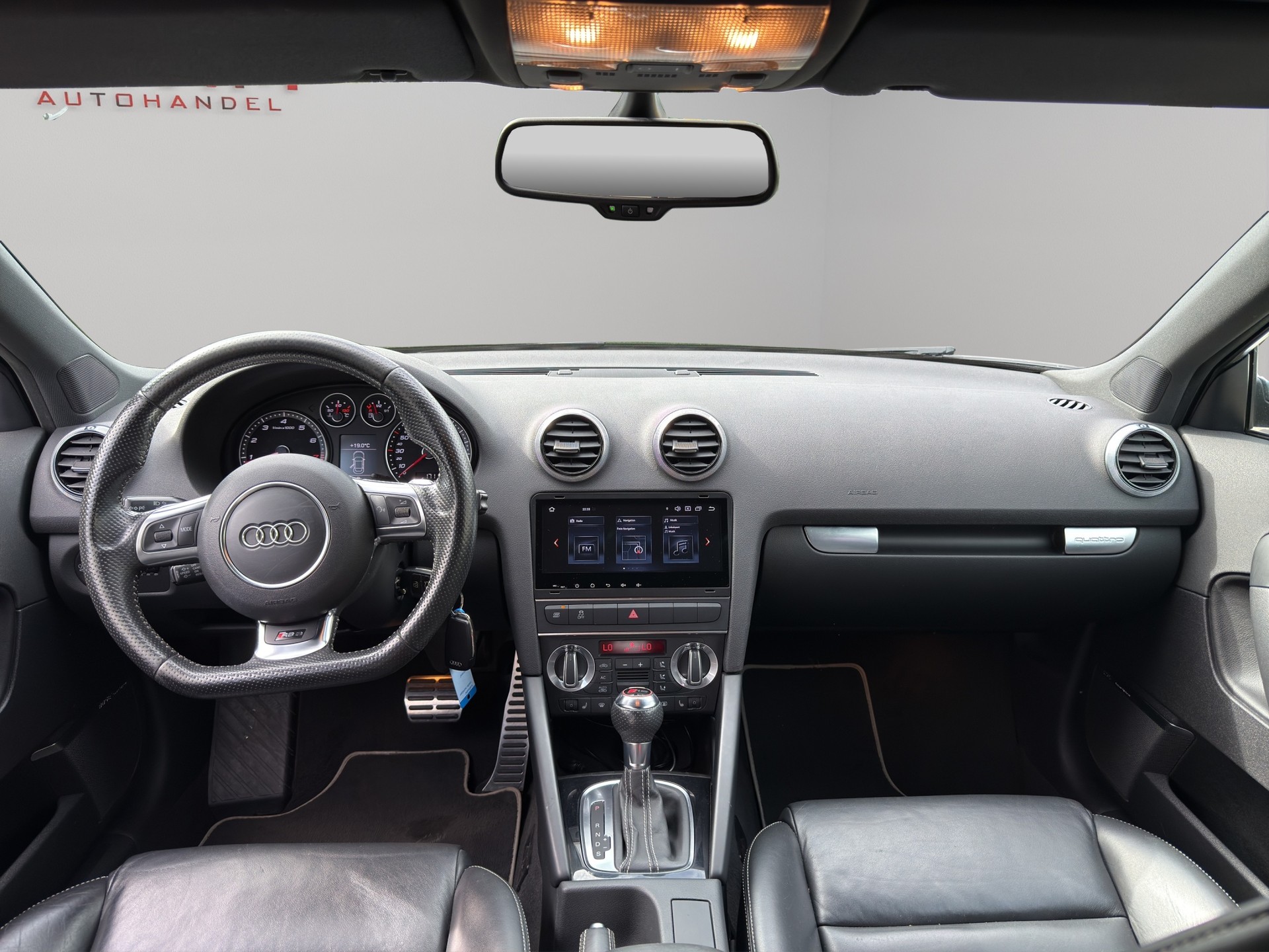 AUDI RS3 Sportback 2.5 TFSI quattro S-tronic-image-16
