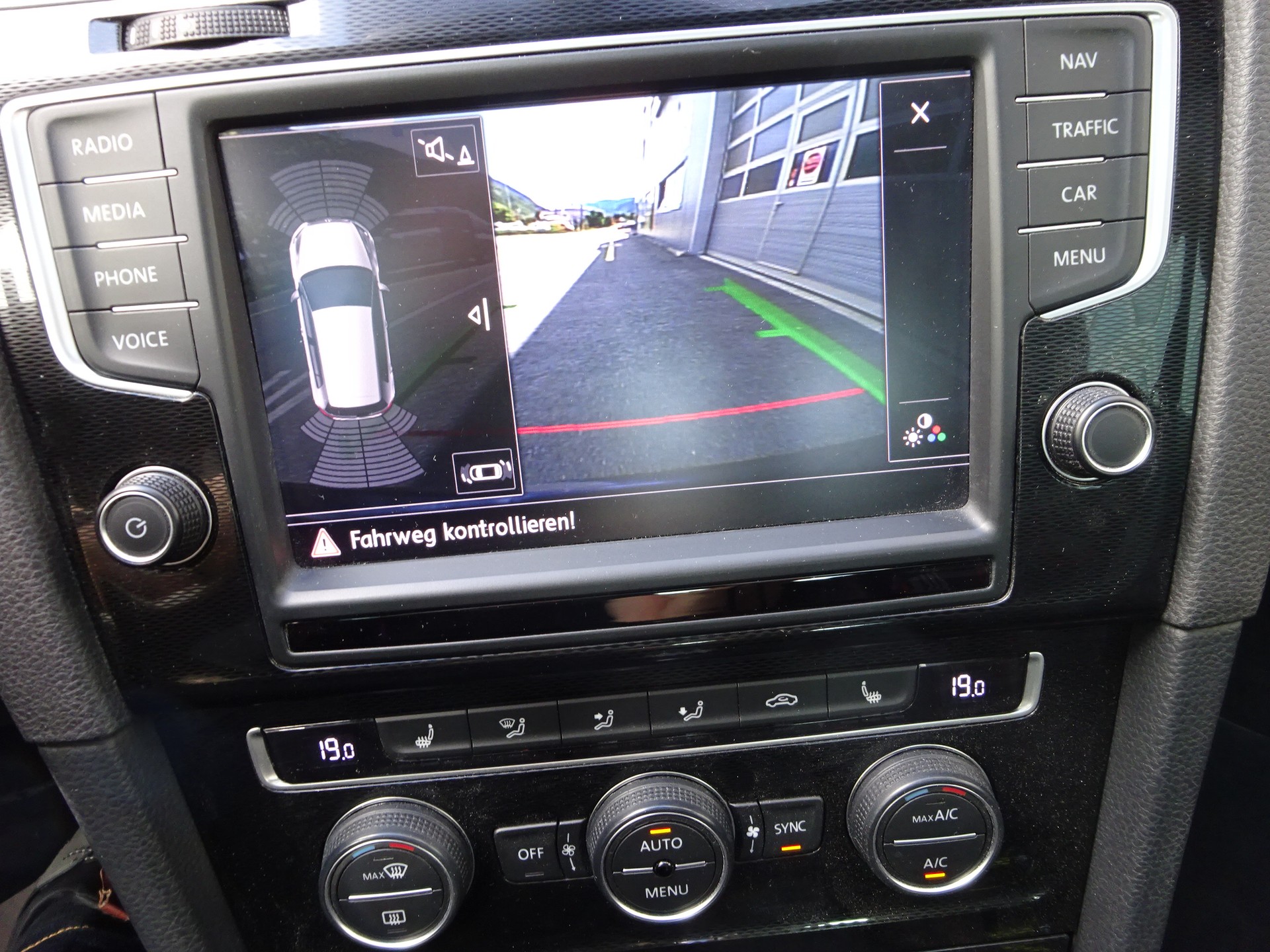 VW Golf 2.0 TSI GTI Performance DSG-image-8