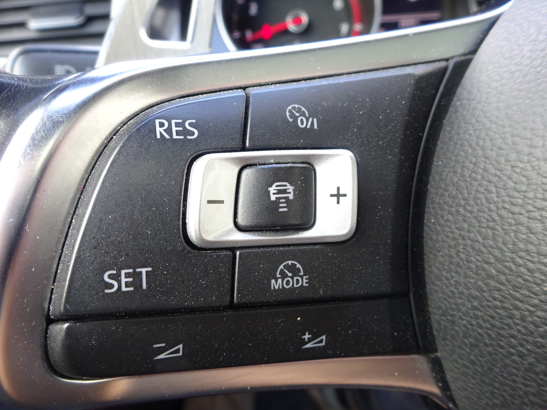 VW Golf 2.0 TSI GTI Performance DSG-image-13