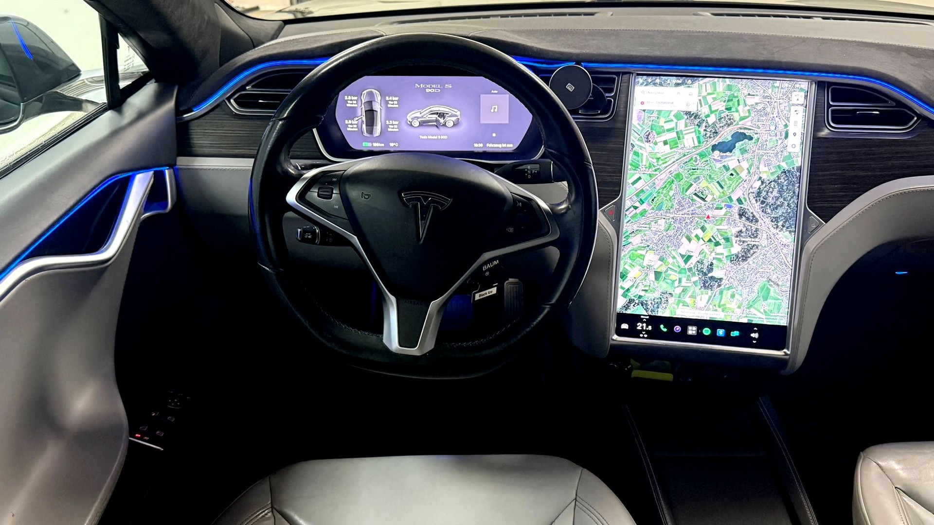 TESLA Model S 90 D Free Supercharger-image-10