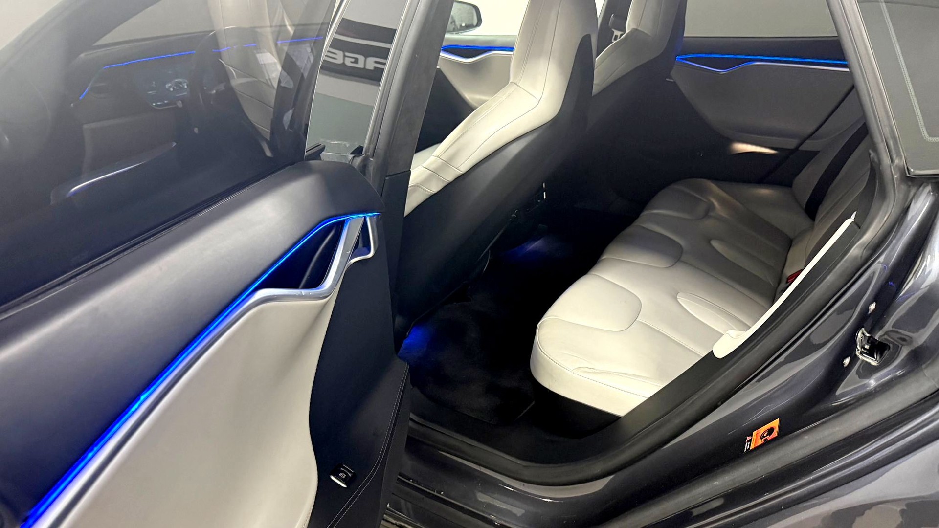 TESLA Model S 90 D Free Supercharger-image-7