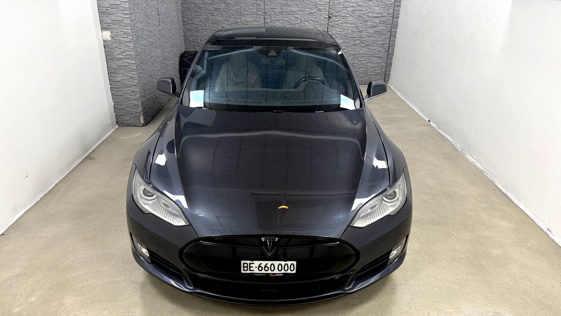 TESLA Model S 90 D Free Supercharger-image-3
