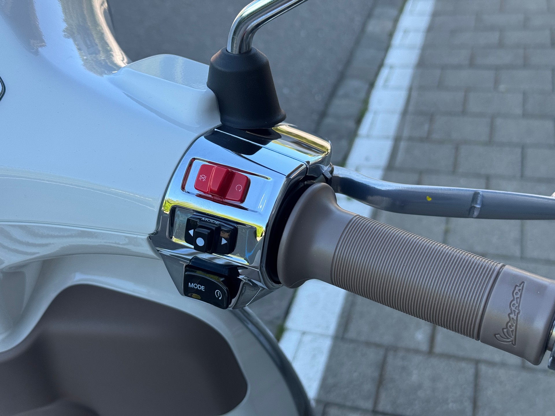 PIAGGIO Vespa 125 Primavera S 2026 Keyless Go & LCD Display-image-8