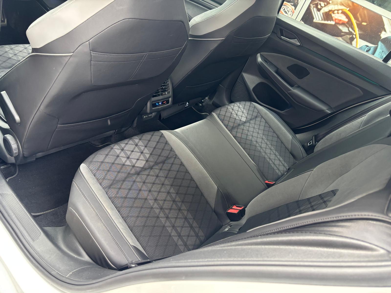 VW Golf 2.0 TSI R-Line DSG-image-5