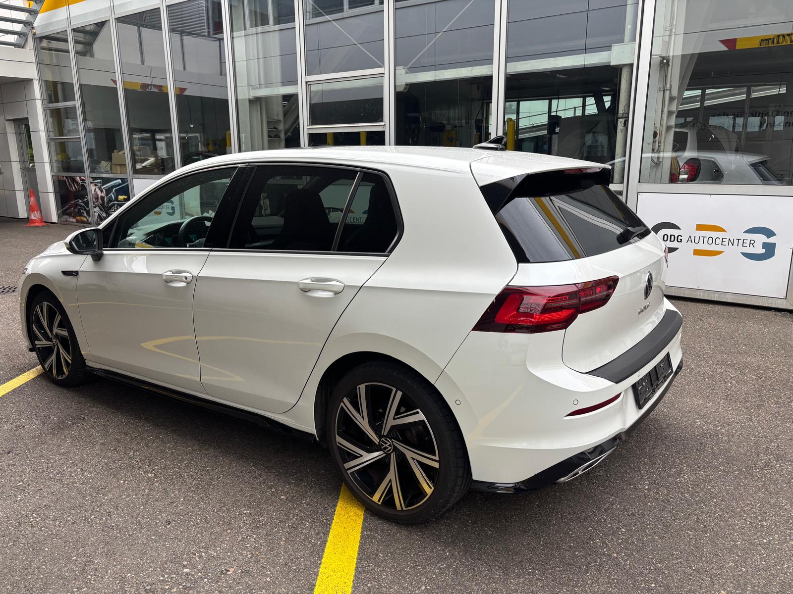 VW Golf 2.0 TSI R-Line DSG-image-2