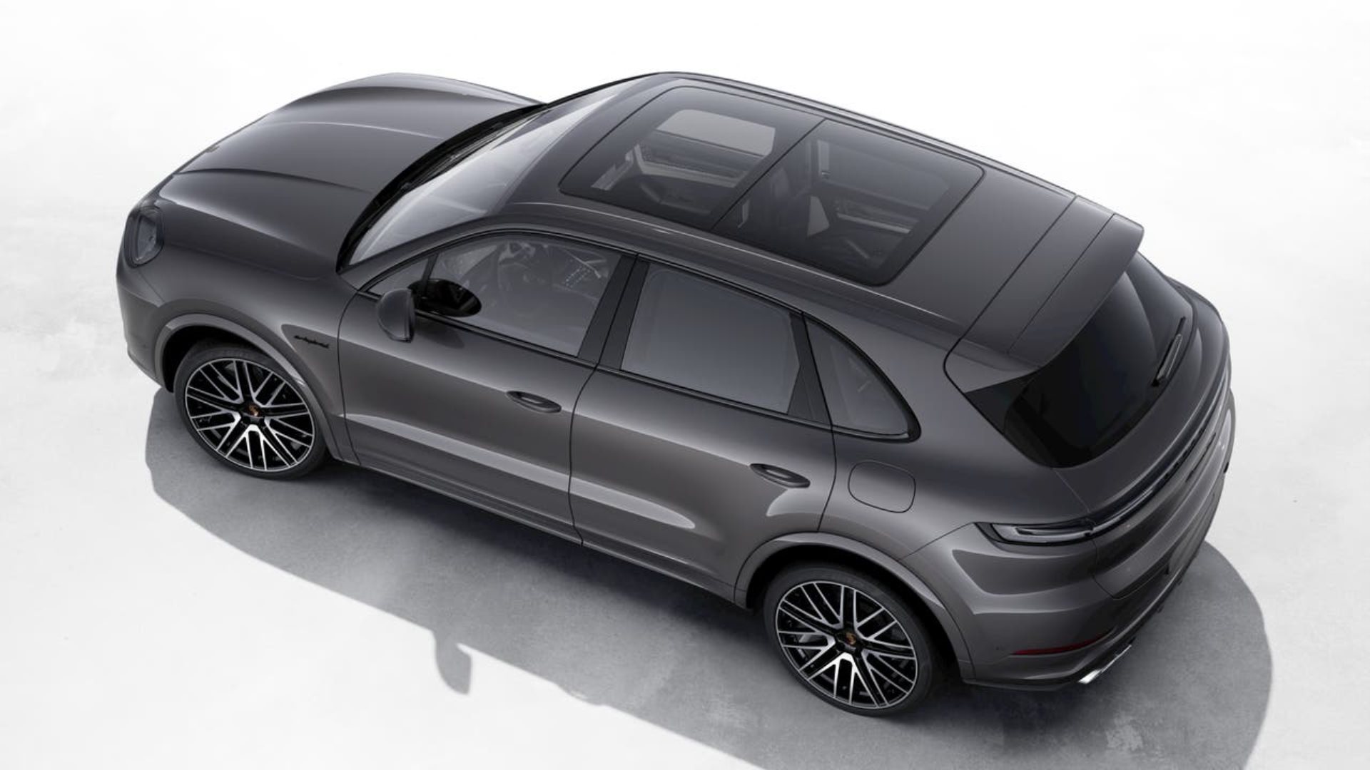 PORSCHE Cayenne Turbo E-Hybrid-image-3