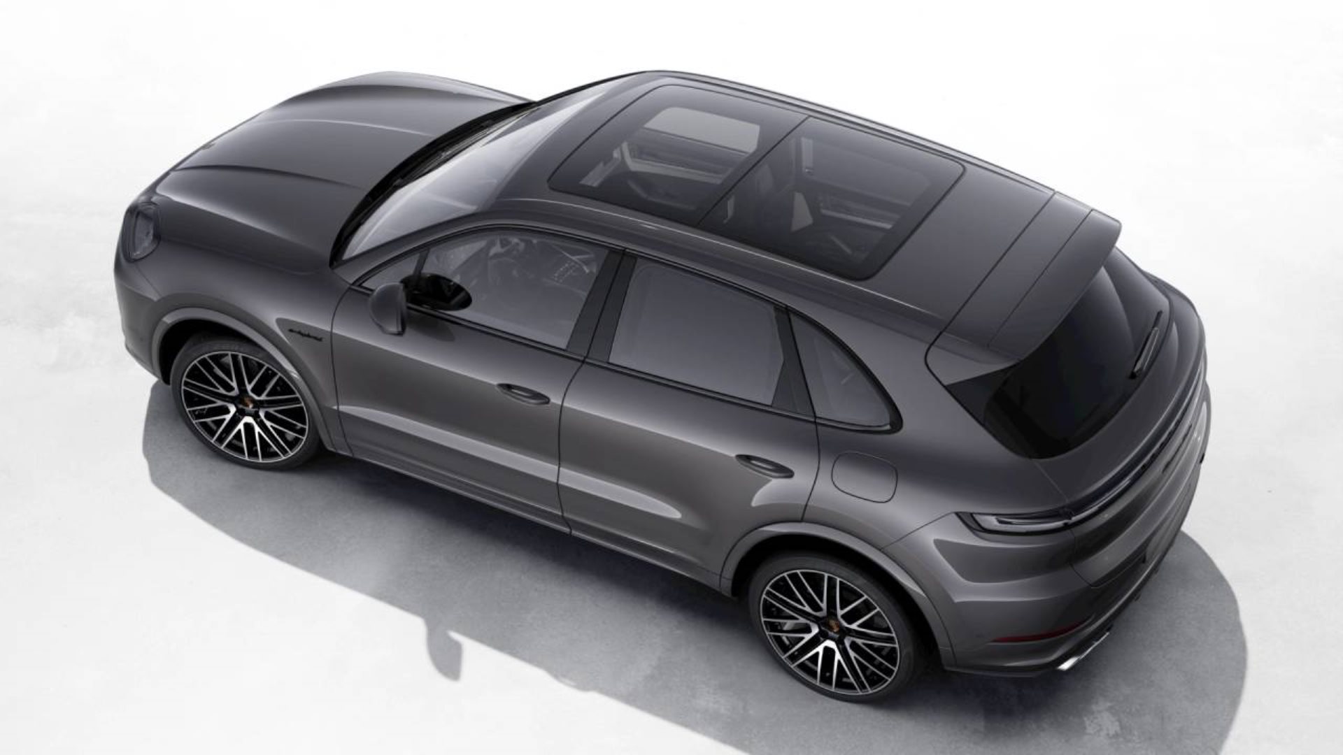PORSCHE Cayenne Turbo E-Hybrid-showroom-element-3