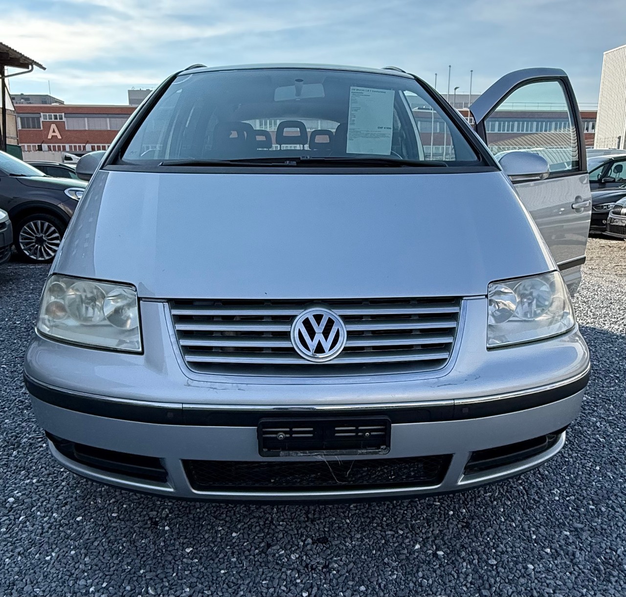 VW Sharan 1.8 T Comfortline Automatic-image-0