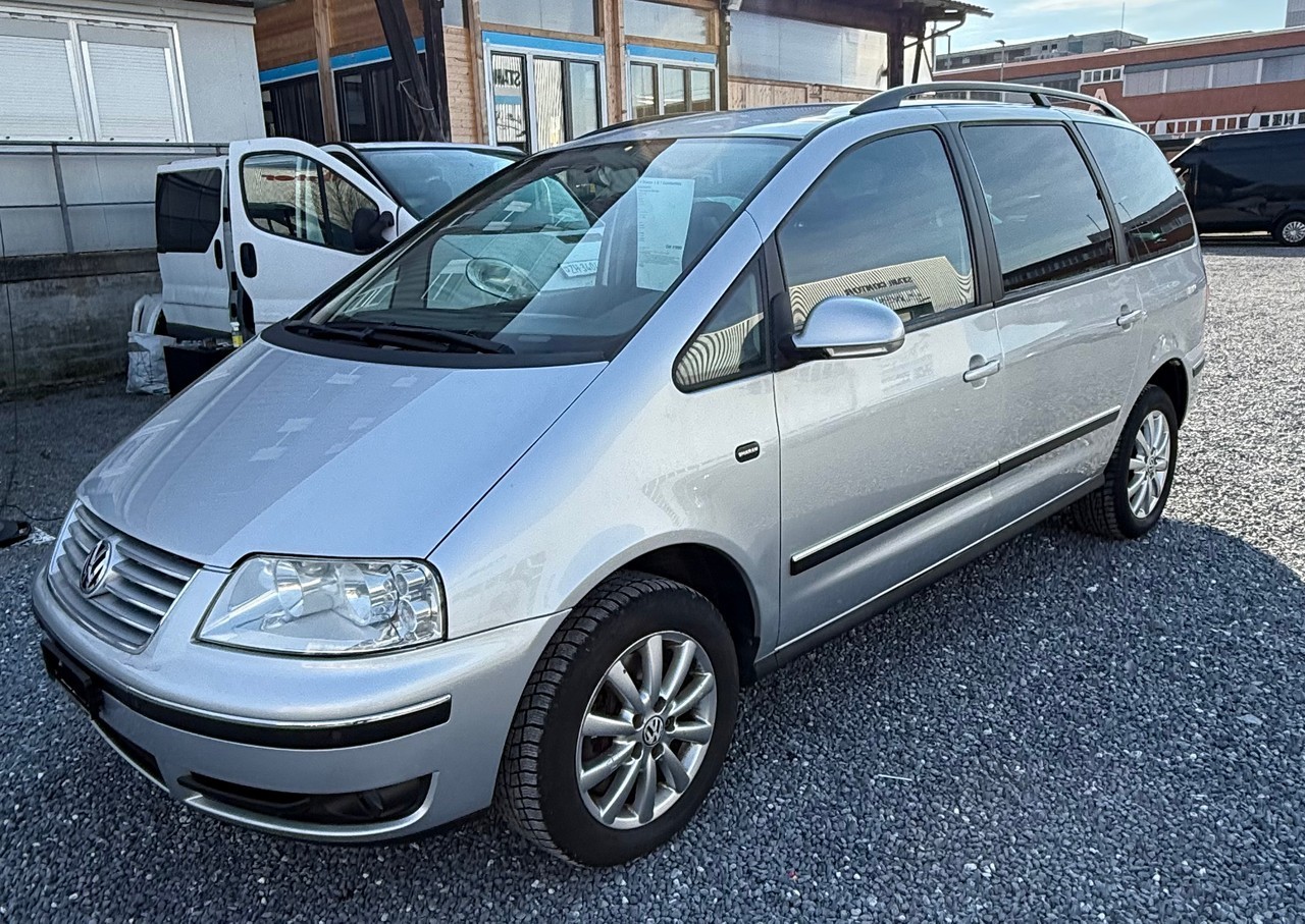 VW Sharan 1.8 T Comfortline Automatic-image-1