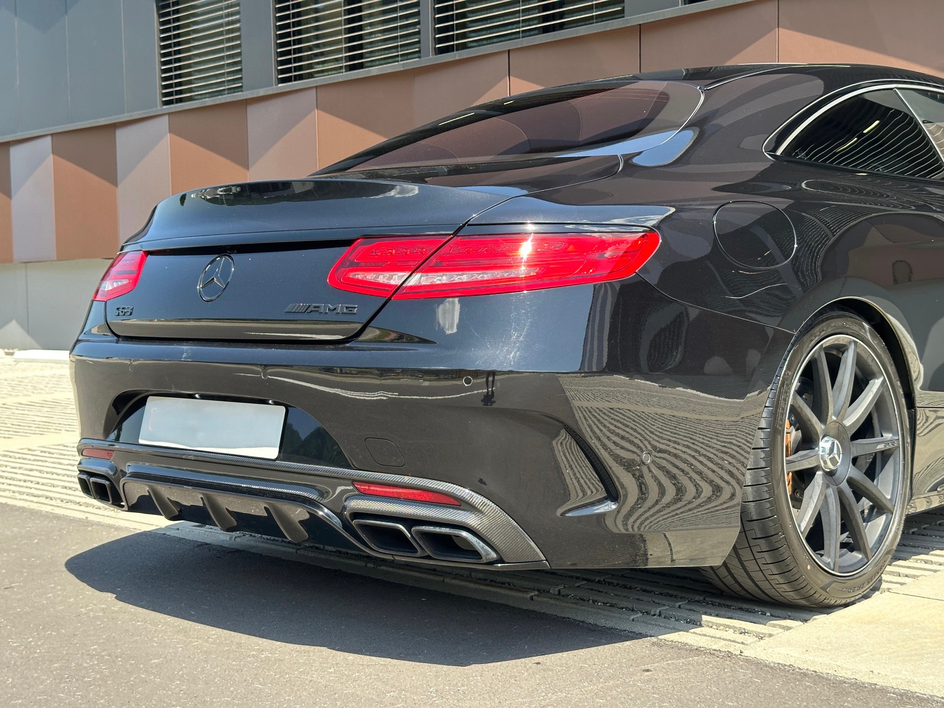 MERCEDES-BENZ S 63 AMG Coupé 4Matic Speedshift MCT *Carbon Paket* *Burmester High-End*-image-28