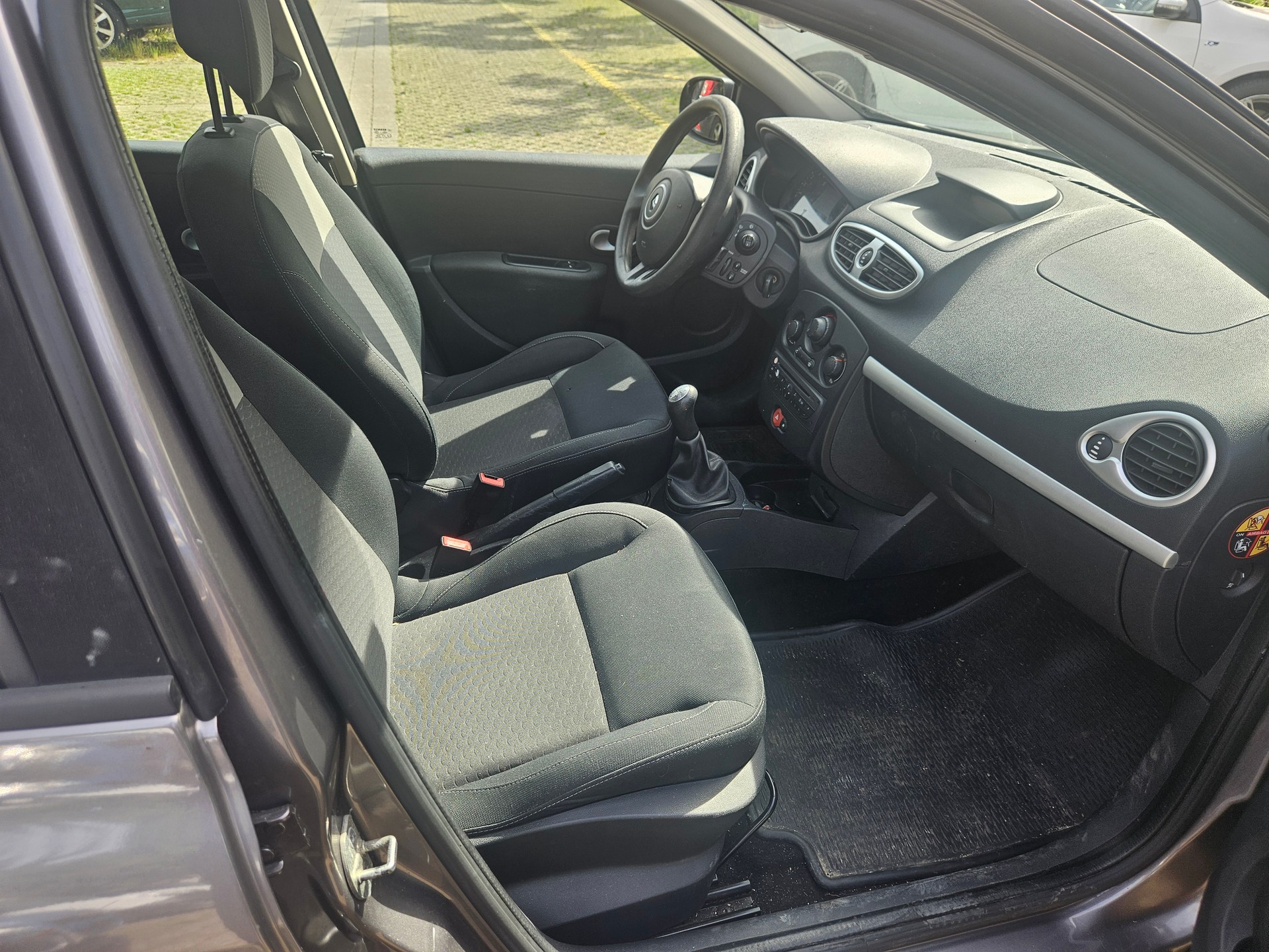 RENAULT Clio Grandtour 1.2 16V Turbo Expression-image-6