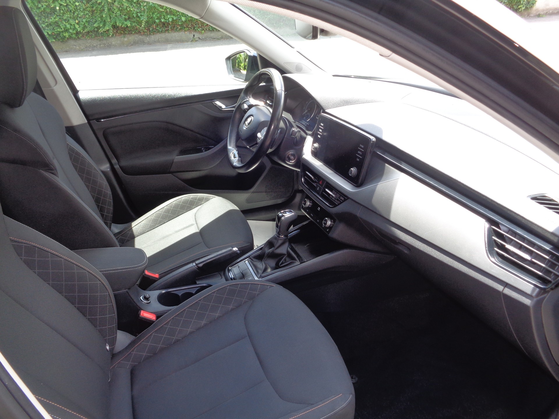 SKODA Kamiq 1.0 TSI Ambition DSG-image-12