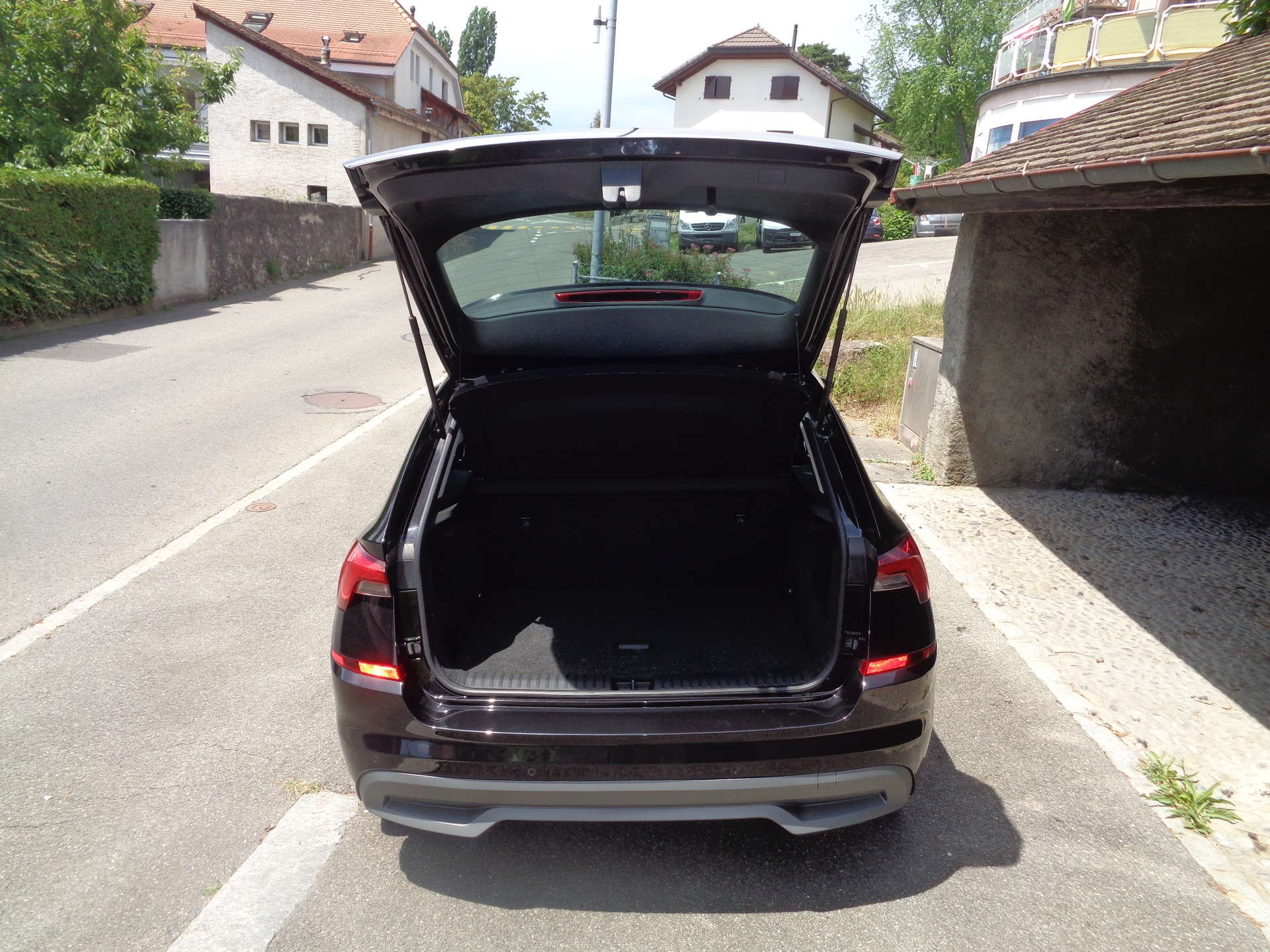 SKODA Kamiq 1.0 TSI Ambition DSG-image-9