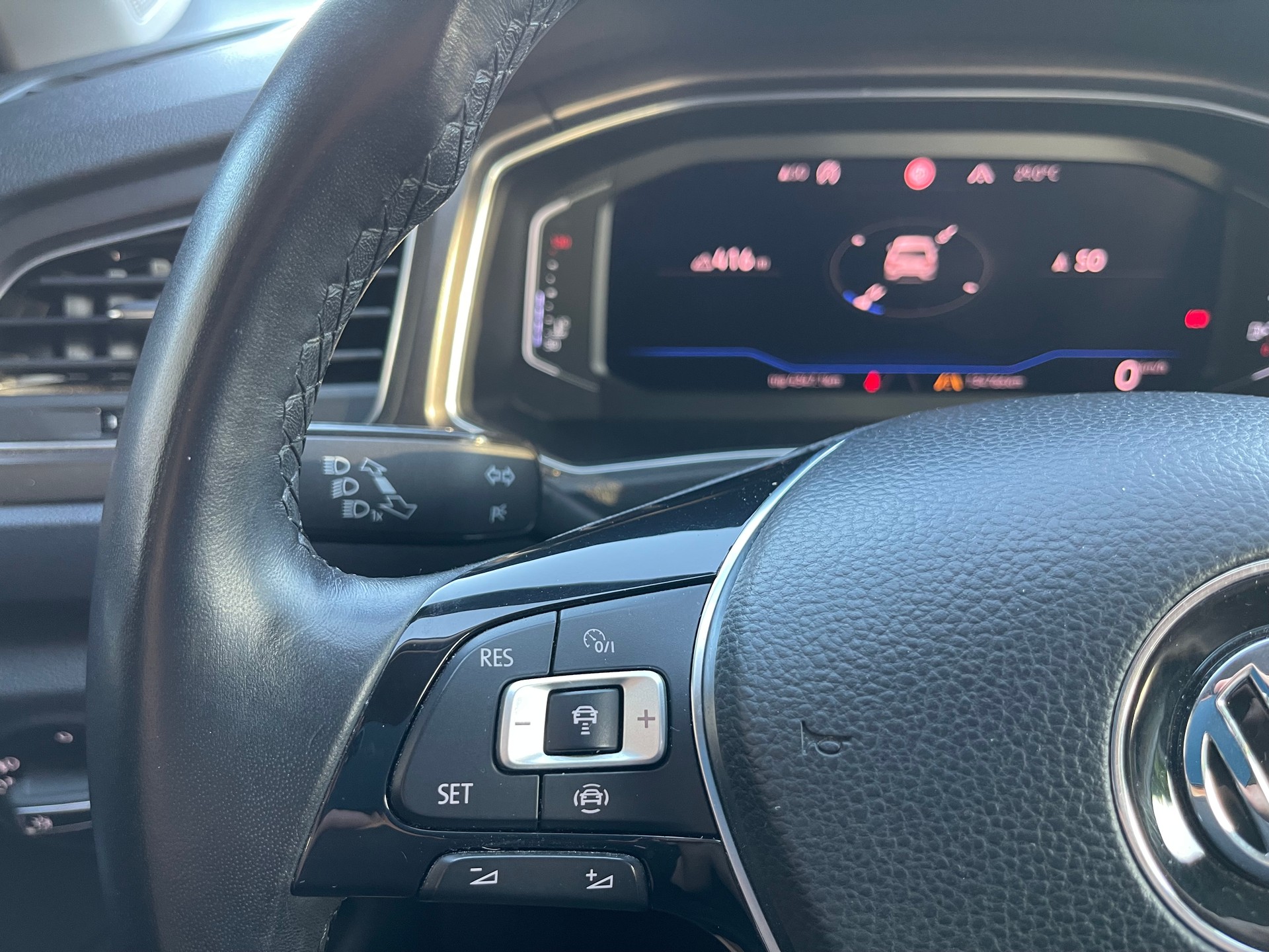 VW T-Roc 1.0 TSI Advance-image-15