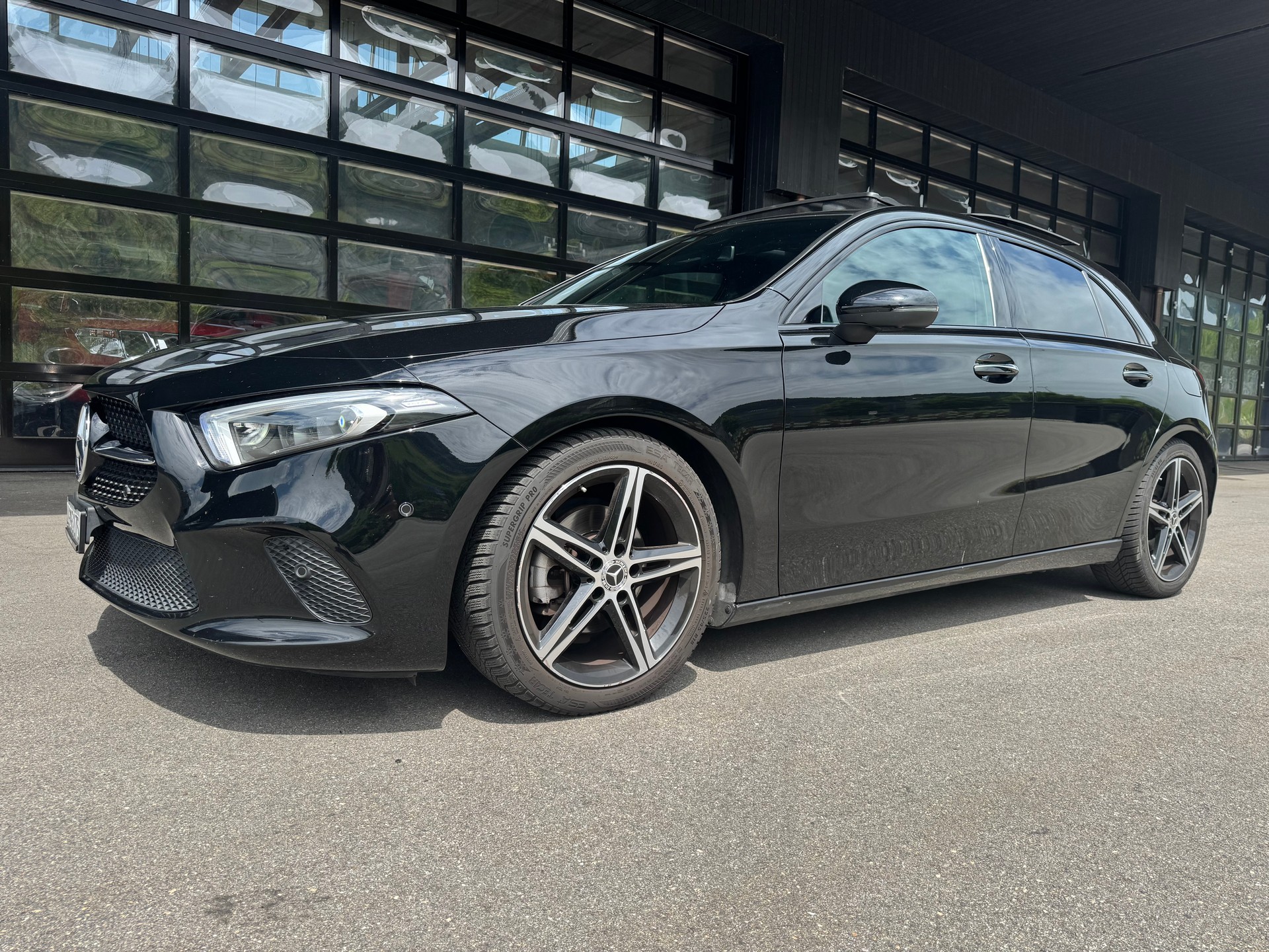 MERCEDES-BENZ A 180 AMG Line-image-1