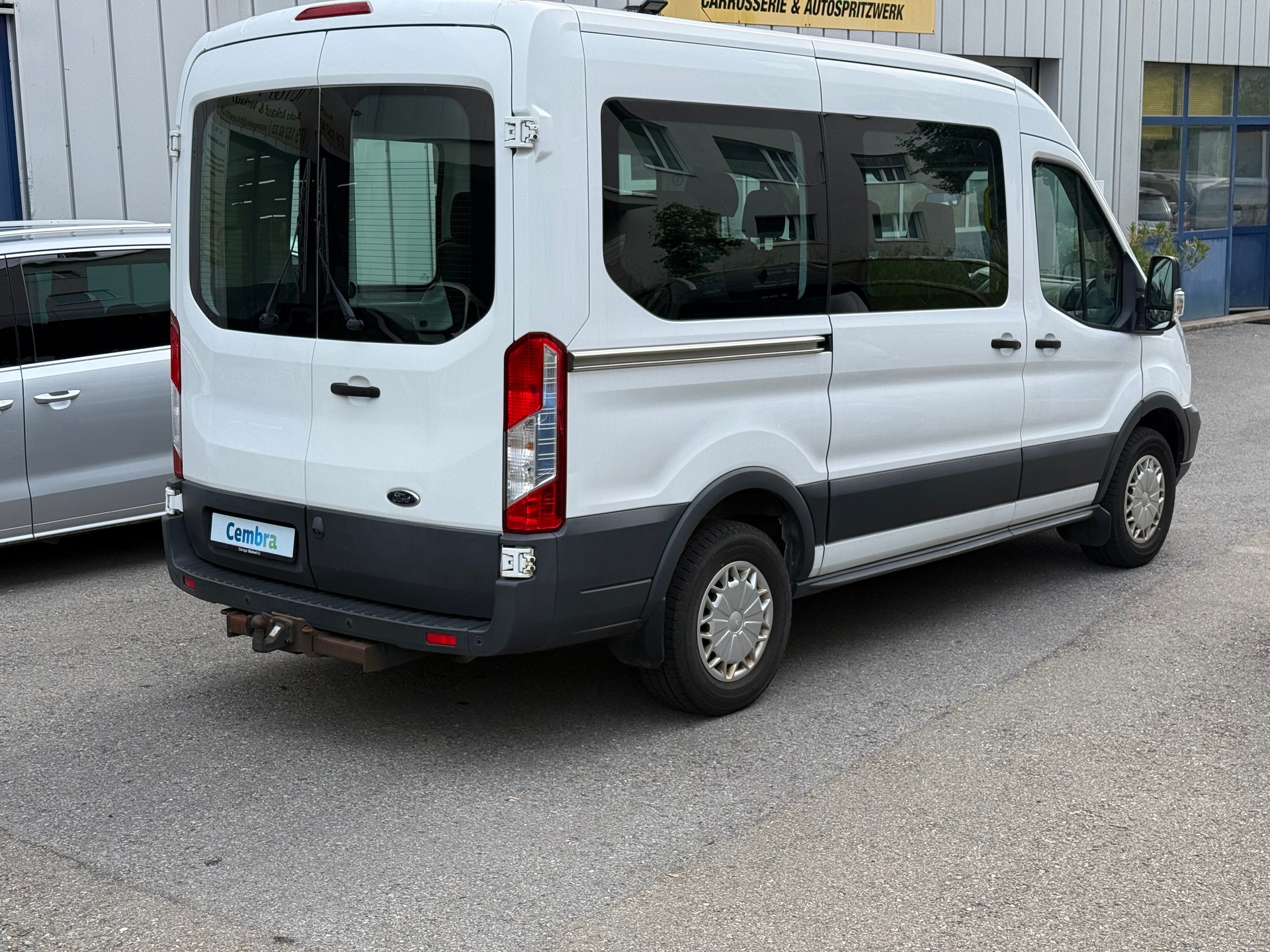 FORD Transit Combi 350 L2 Trend 4WD-image-3