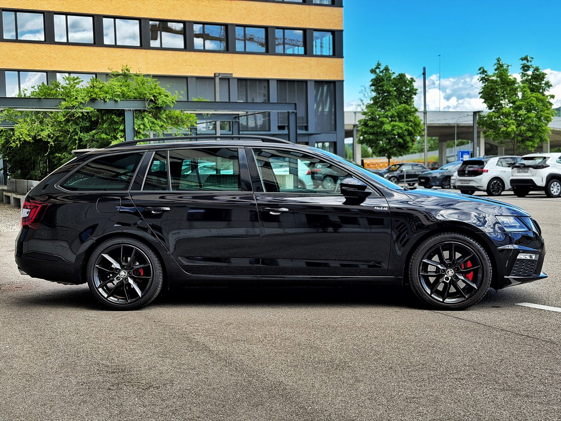 SKODA Octavia Combi 2.0 TSI RS Value DSG-image-6