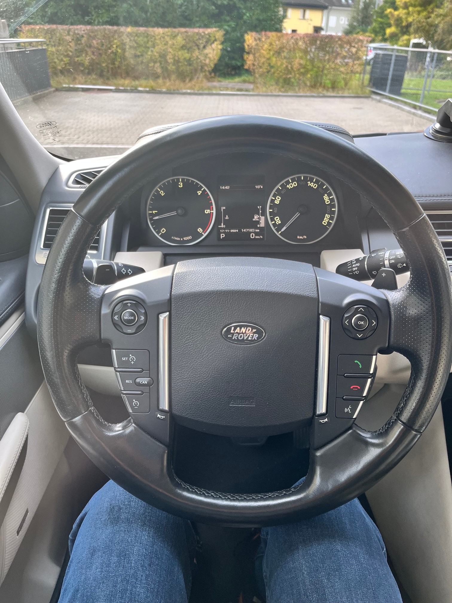 LAND ROVER 3.0 SDV6 HSE-image-5