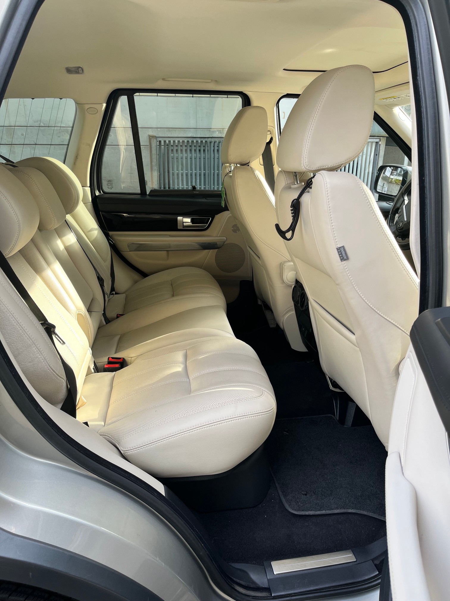 LAND ROVER 3.0 SDV6 HSE-image-3