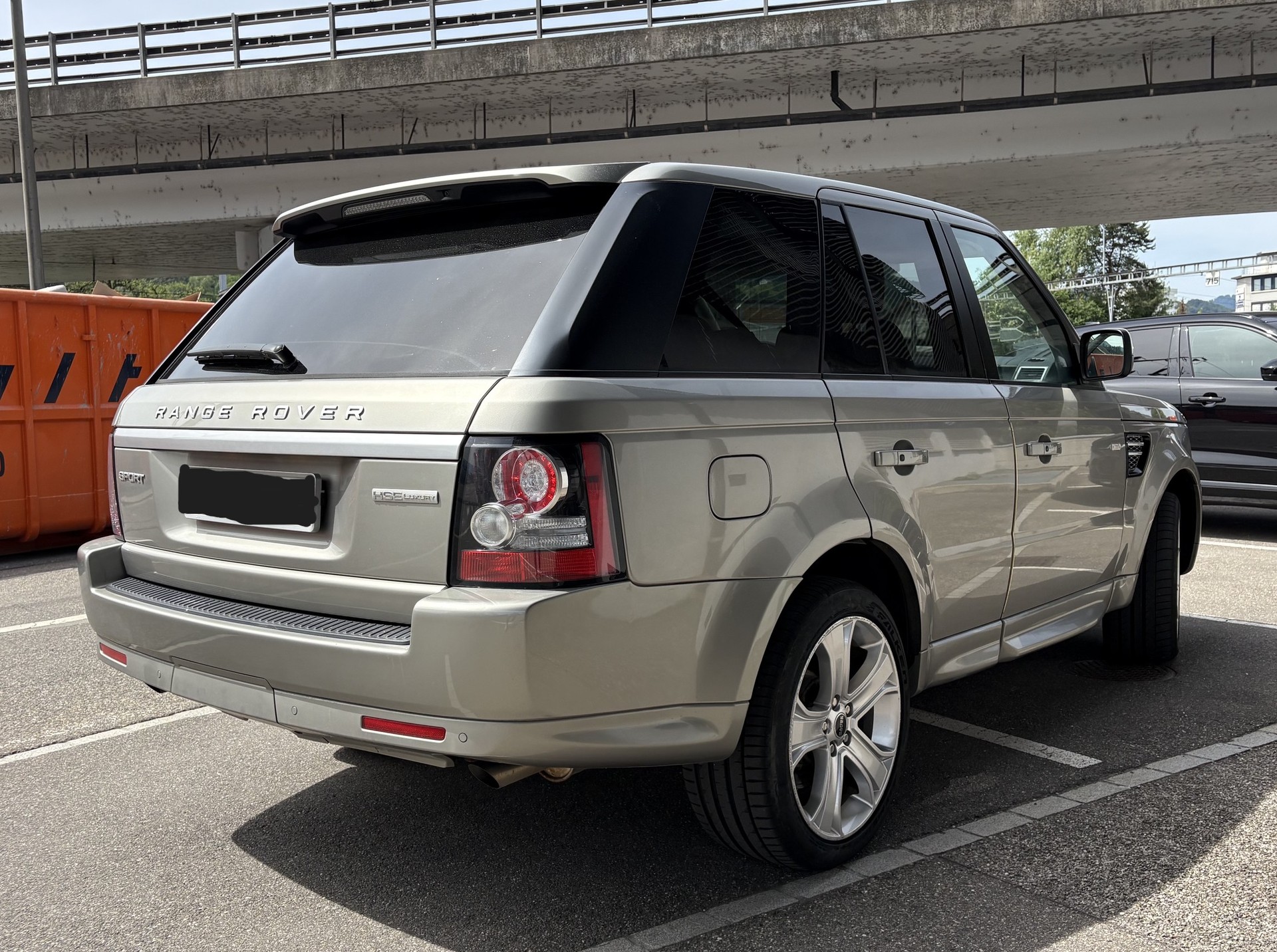 LAND ROVER 3.0 SDV6 HSE-image-2