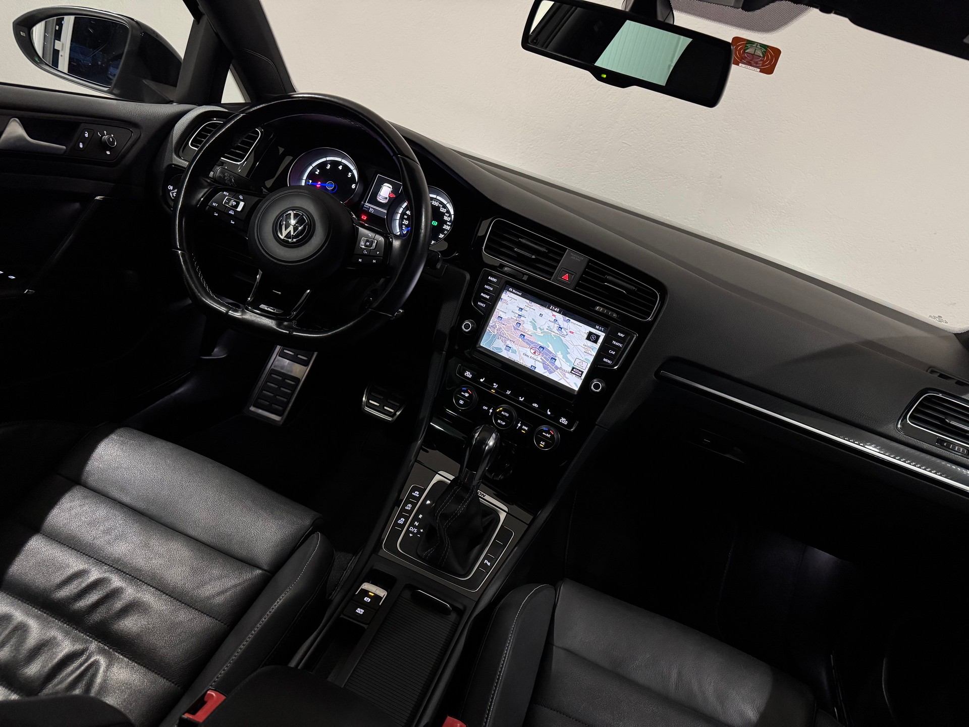 VW Golf 2.0 TSI R 4Motion DSG | CH |-image-13