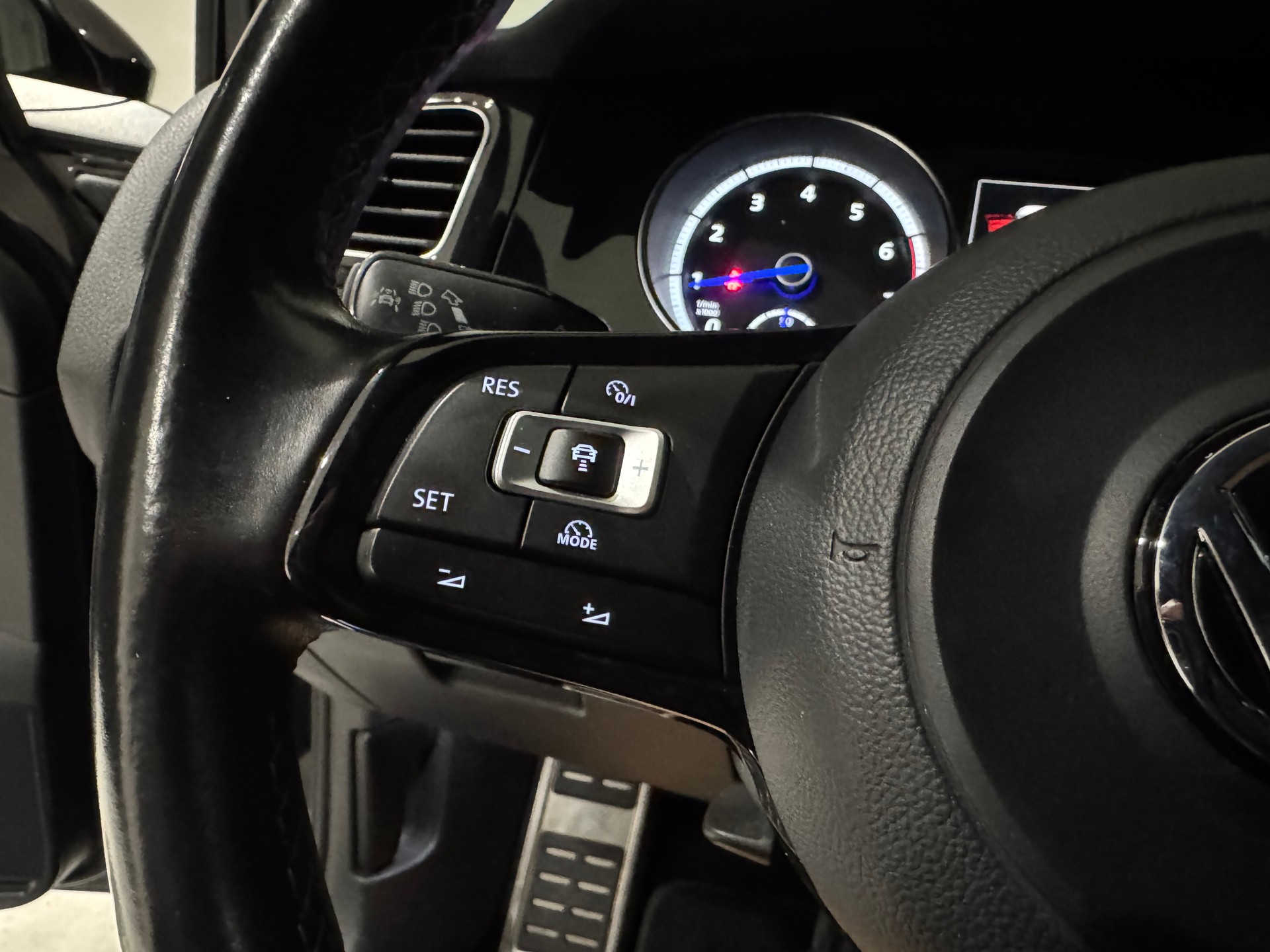 VW Golf 2.0 TSI R 4Motion DSG | CH |-image-18