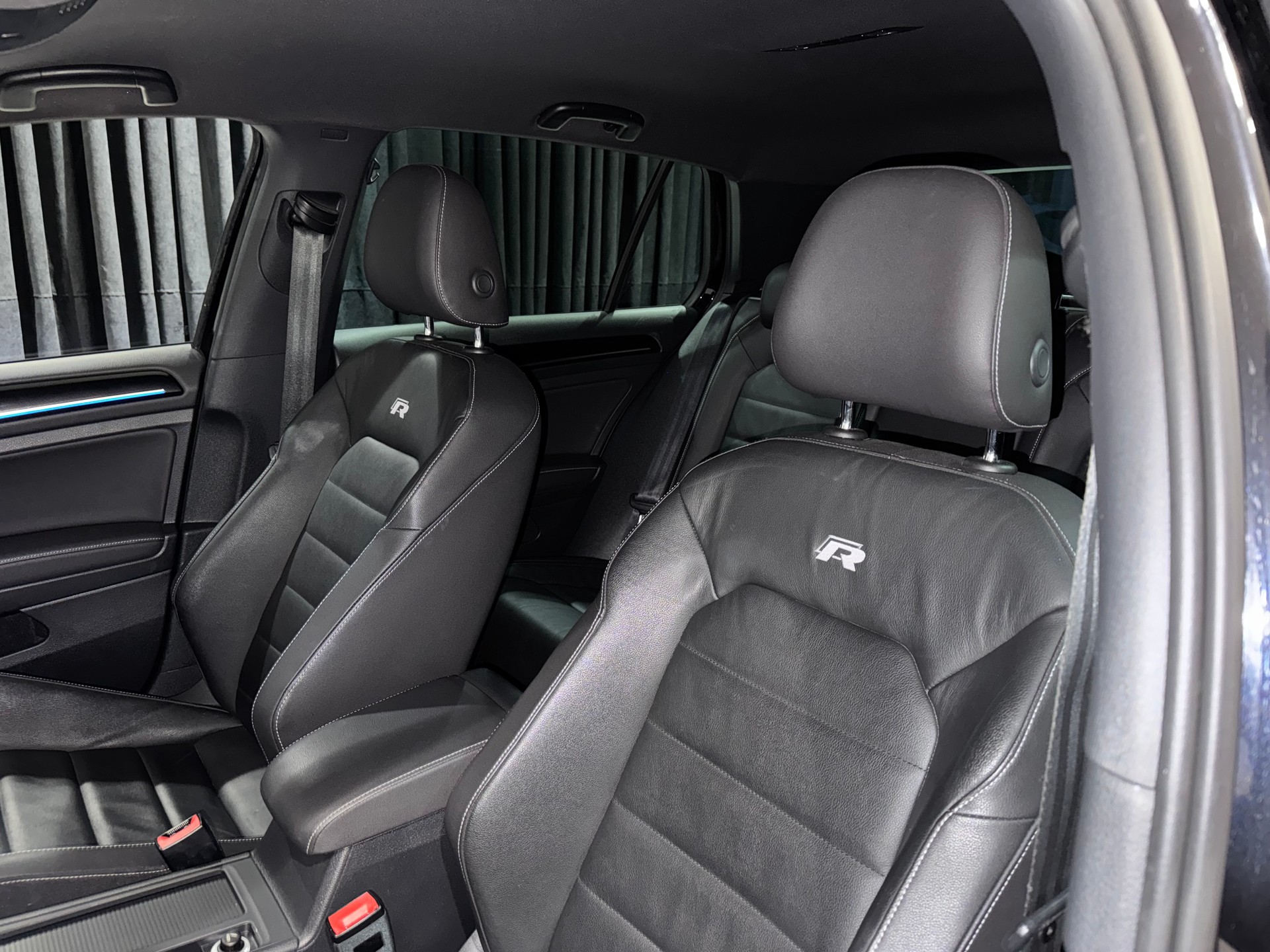 VW Golf 2.0 TSI R 4Motion DSG | CH |-image-17