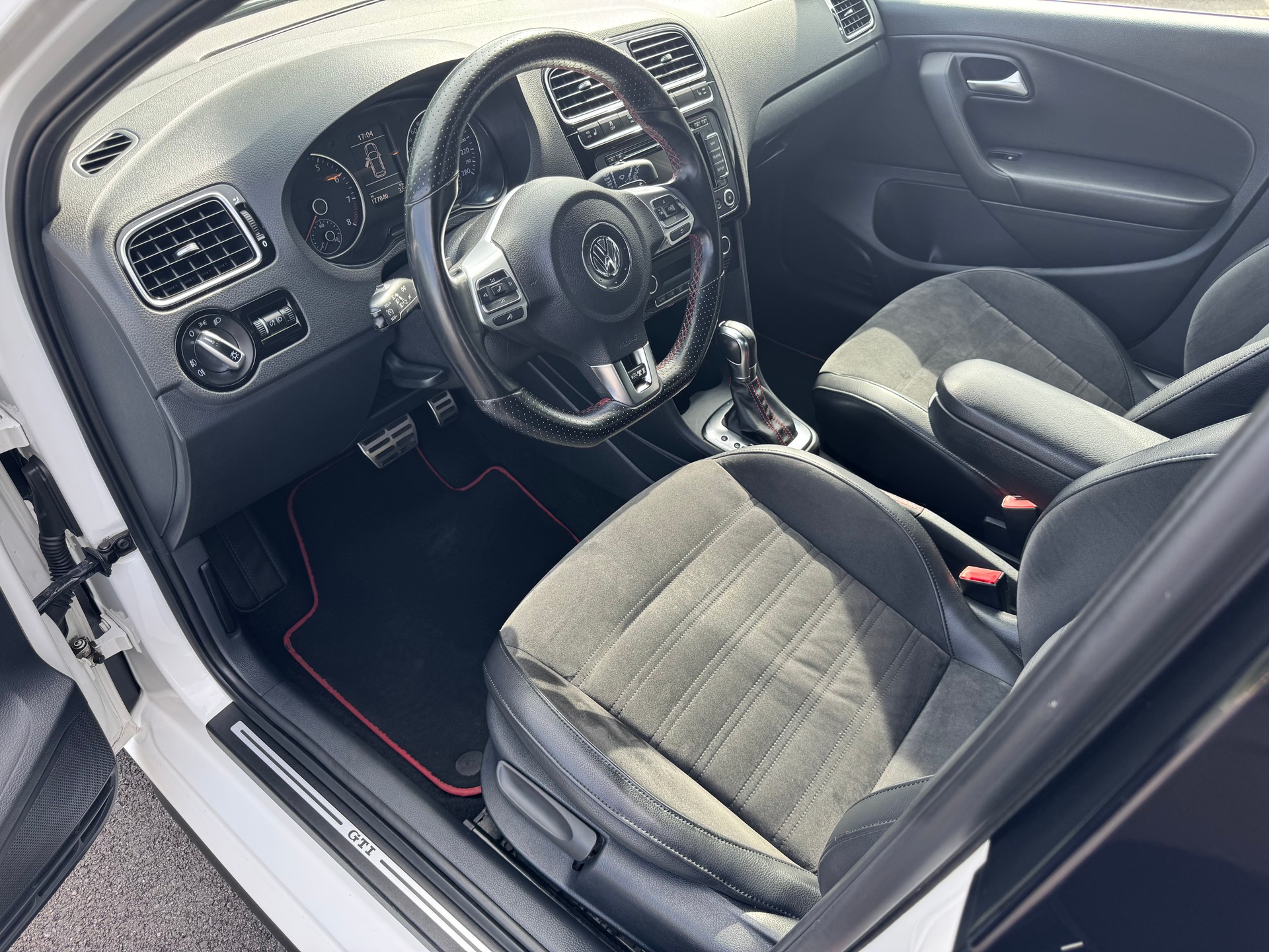 VW 1.4 TSI GTI DSG-image-6