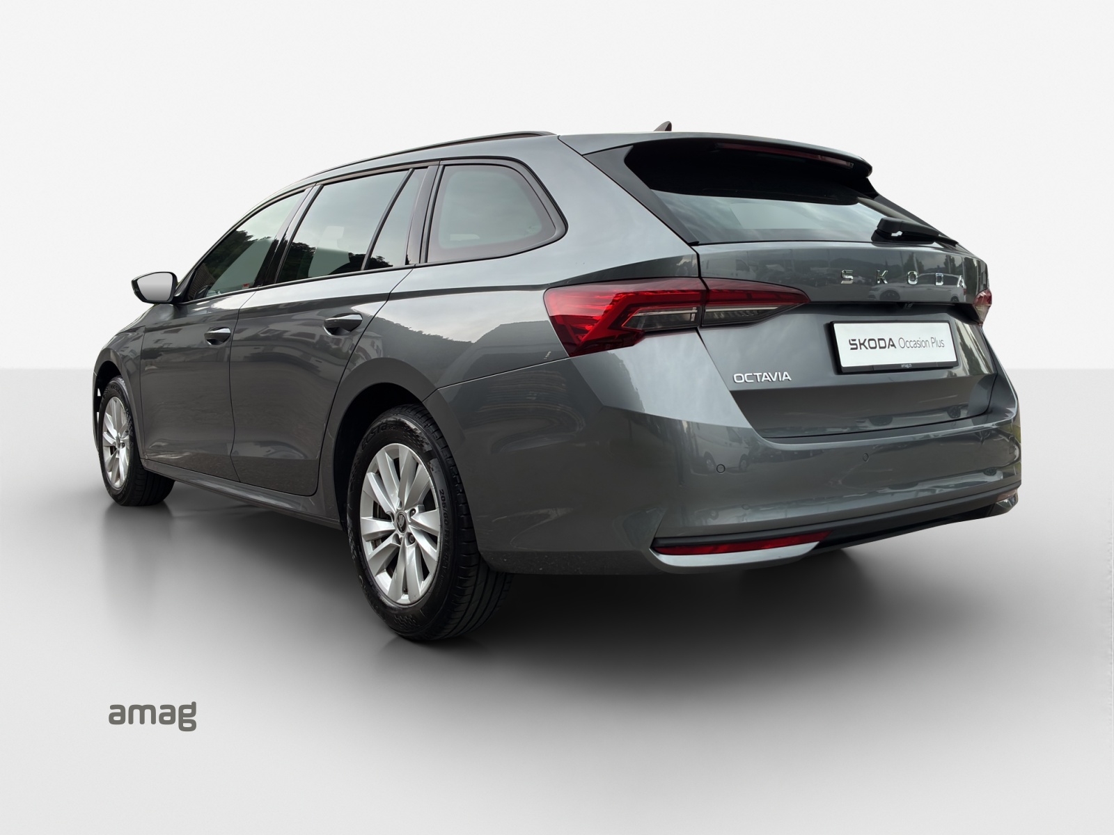 SKODA Octavia Combi 2.0 TDI DSG Selection-image-2