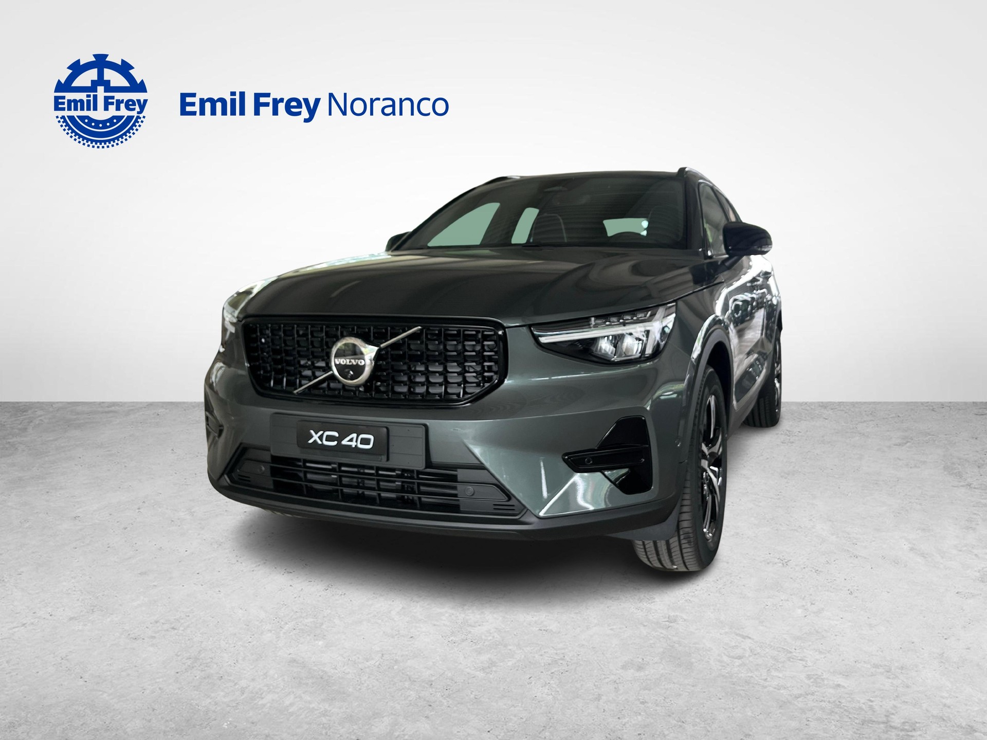 VOLVO XC40 2.0 B3 MH Plus Dark-image-7