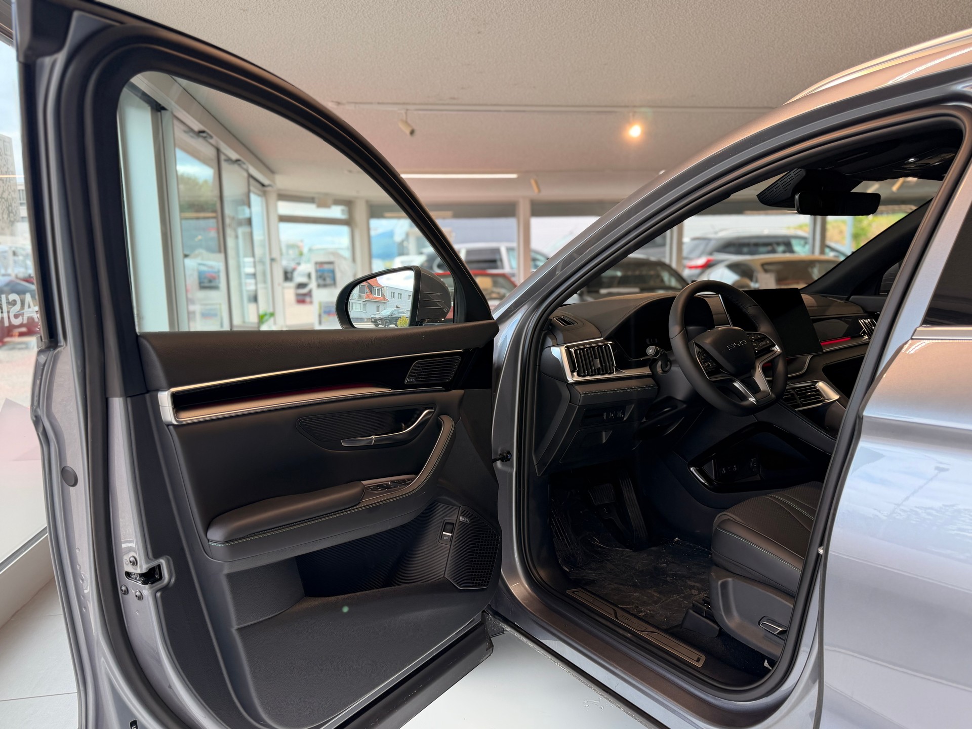 BYD Seal U DM-i Design AWD-image-10