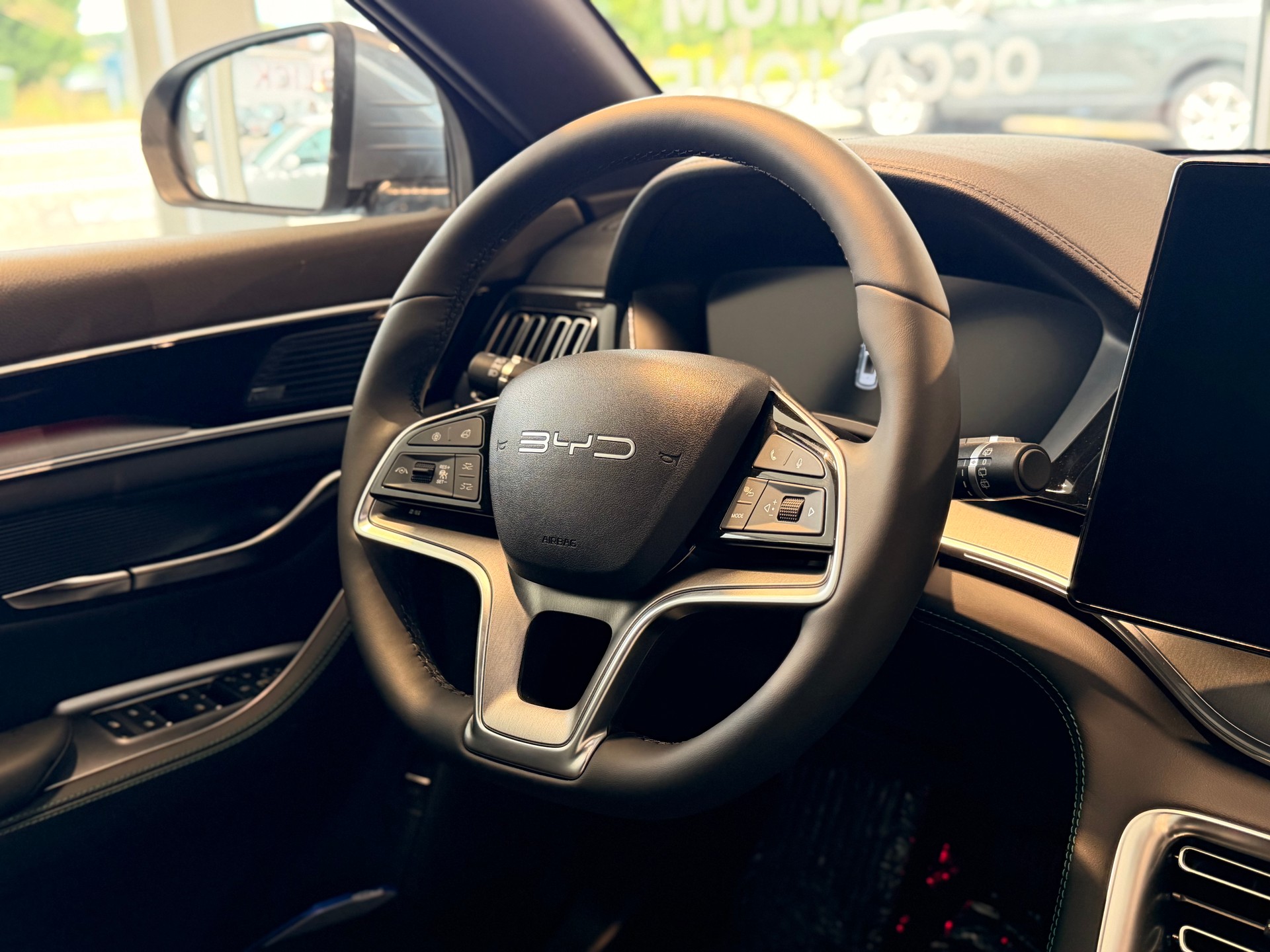 BYD Seal U DM-i Design AWD-image-23