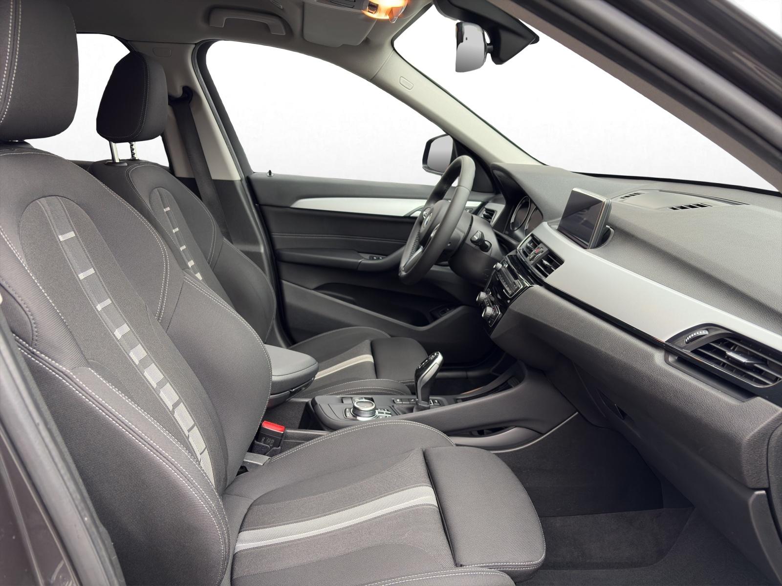 BMW X1 20i xDrive-image-15