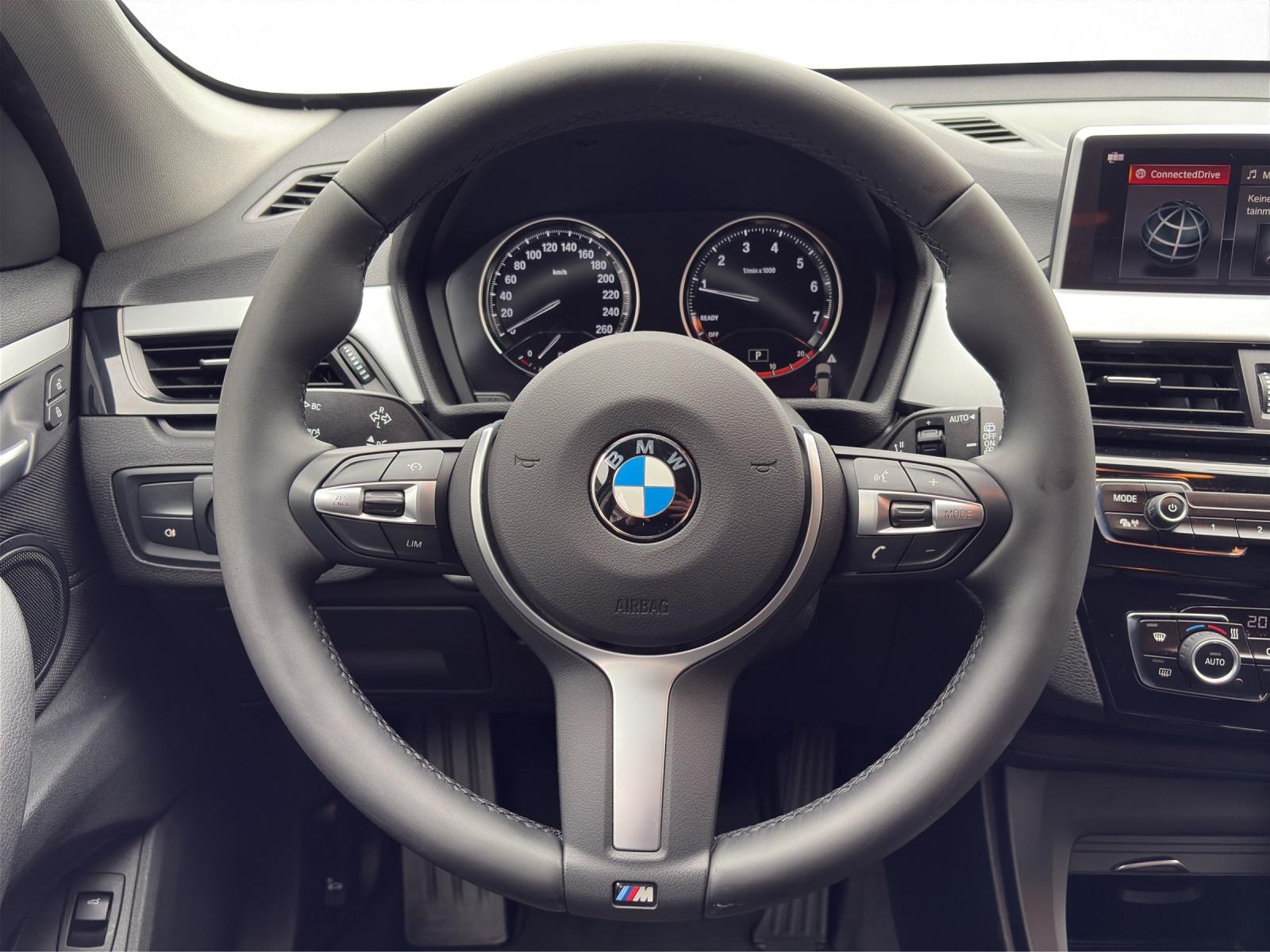 BMW X1 20i xDrive-image-10