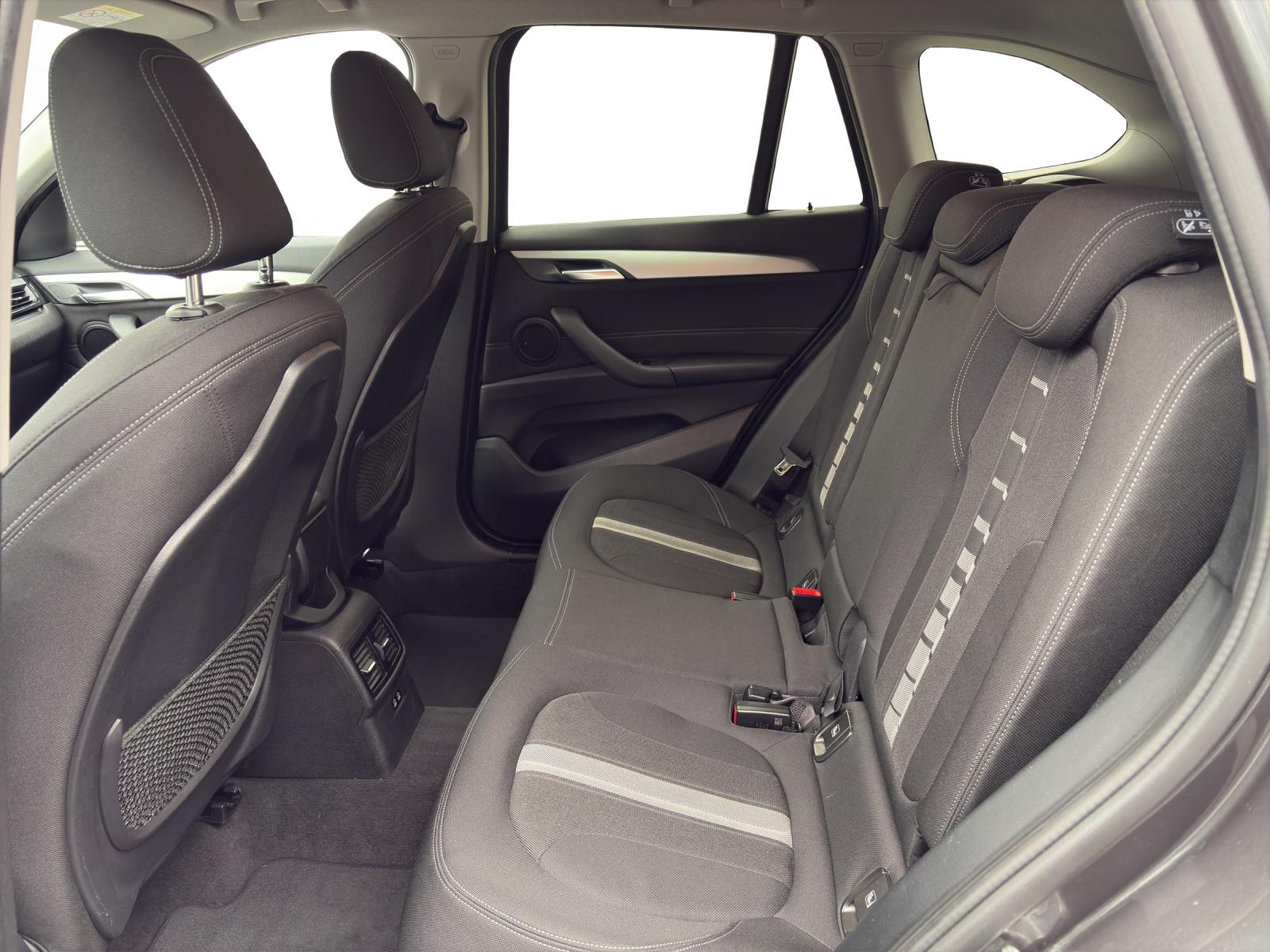 BMW X1 20i xDrive-image-13