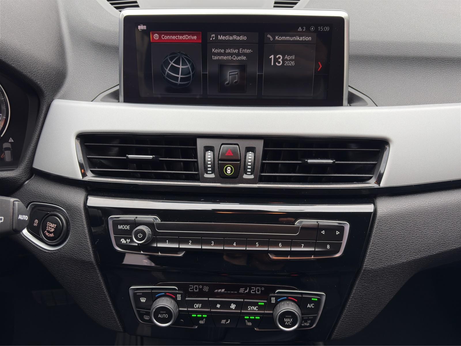 BMW X1 20i xDrive-image-11