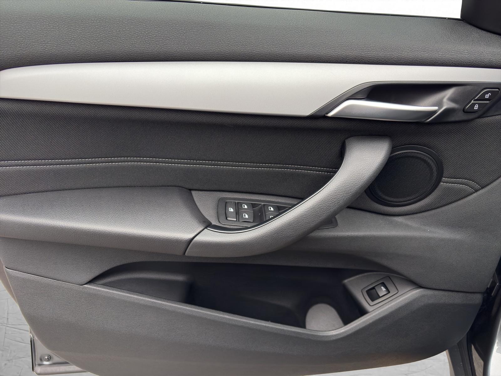 BMW X1 20i xDrive-image-16